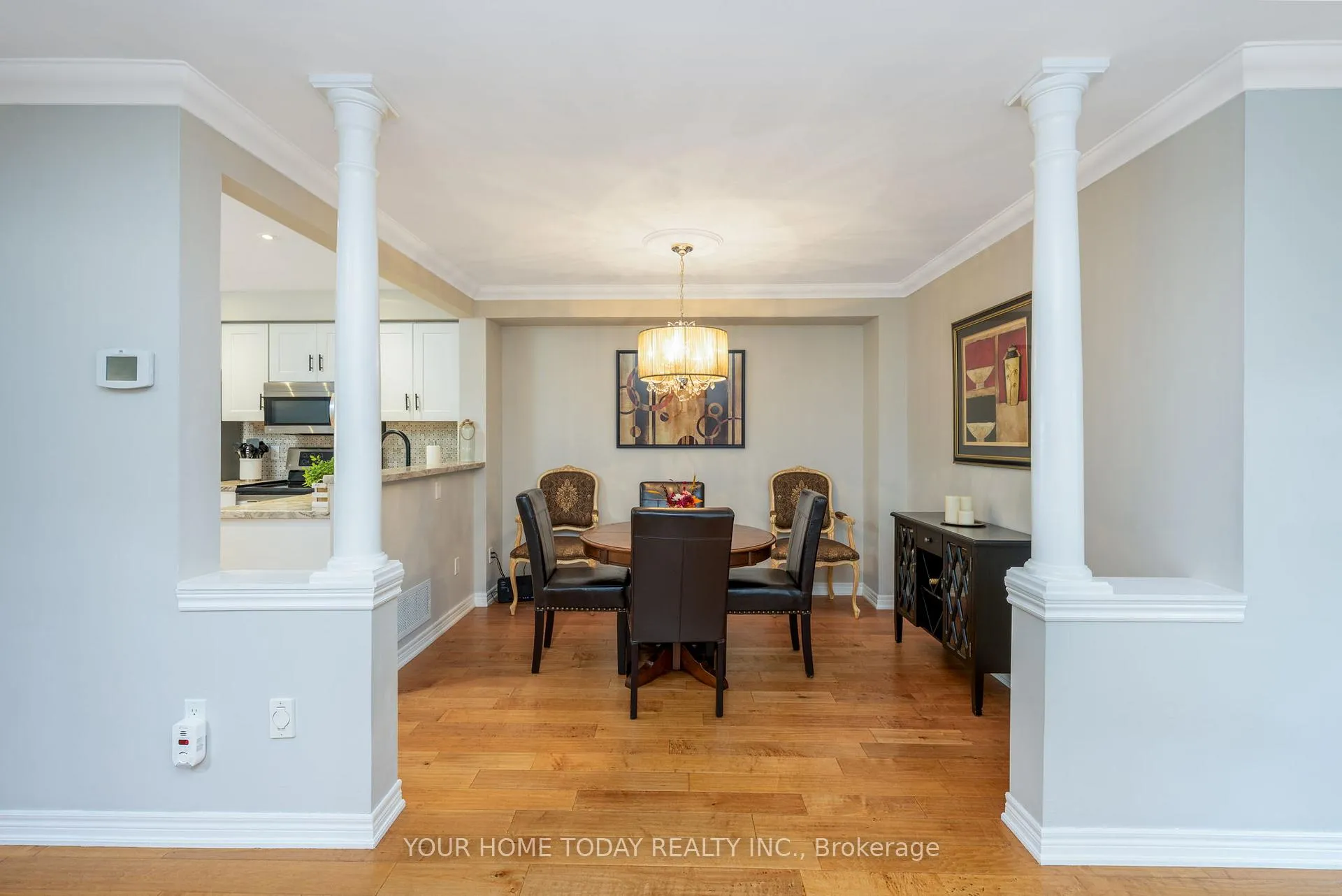 Photo 6 of 12 Russell Street, Halton Hills, Georgetown — HOMEH