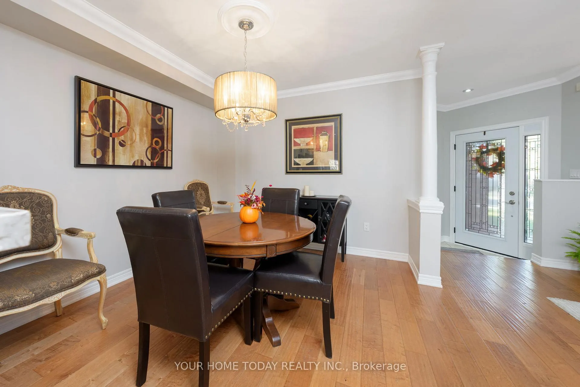 Photo 7 of 12 Russell Street, Halton Hills, Georgetown — HOMEH