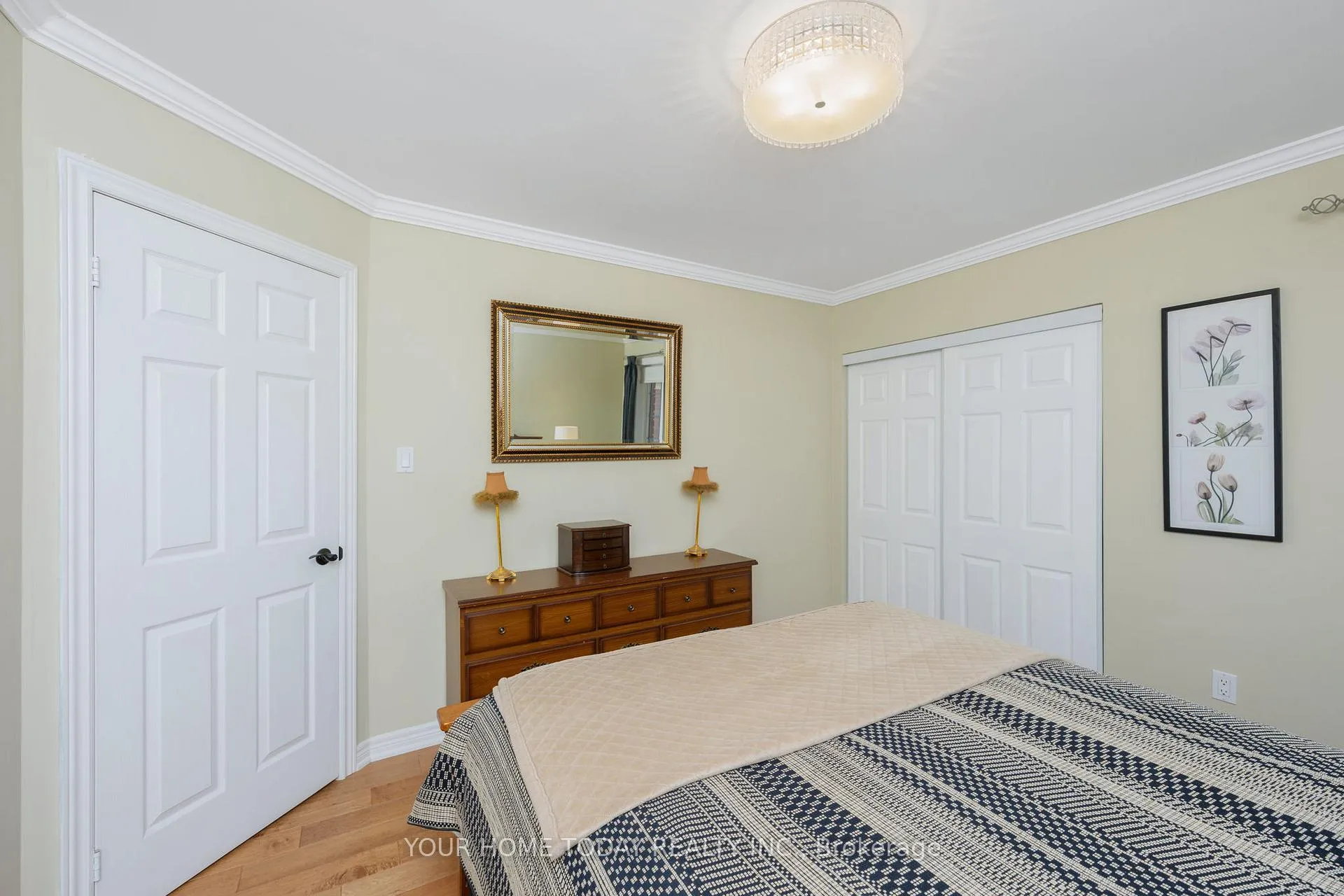 Photo 31 of 12 Russell Street, Halton Hills, Georgetown — HOMEH