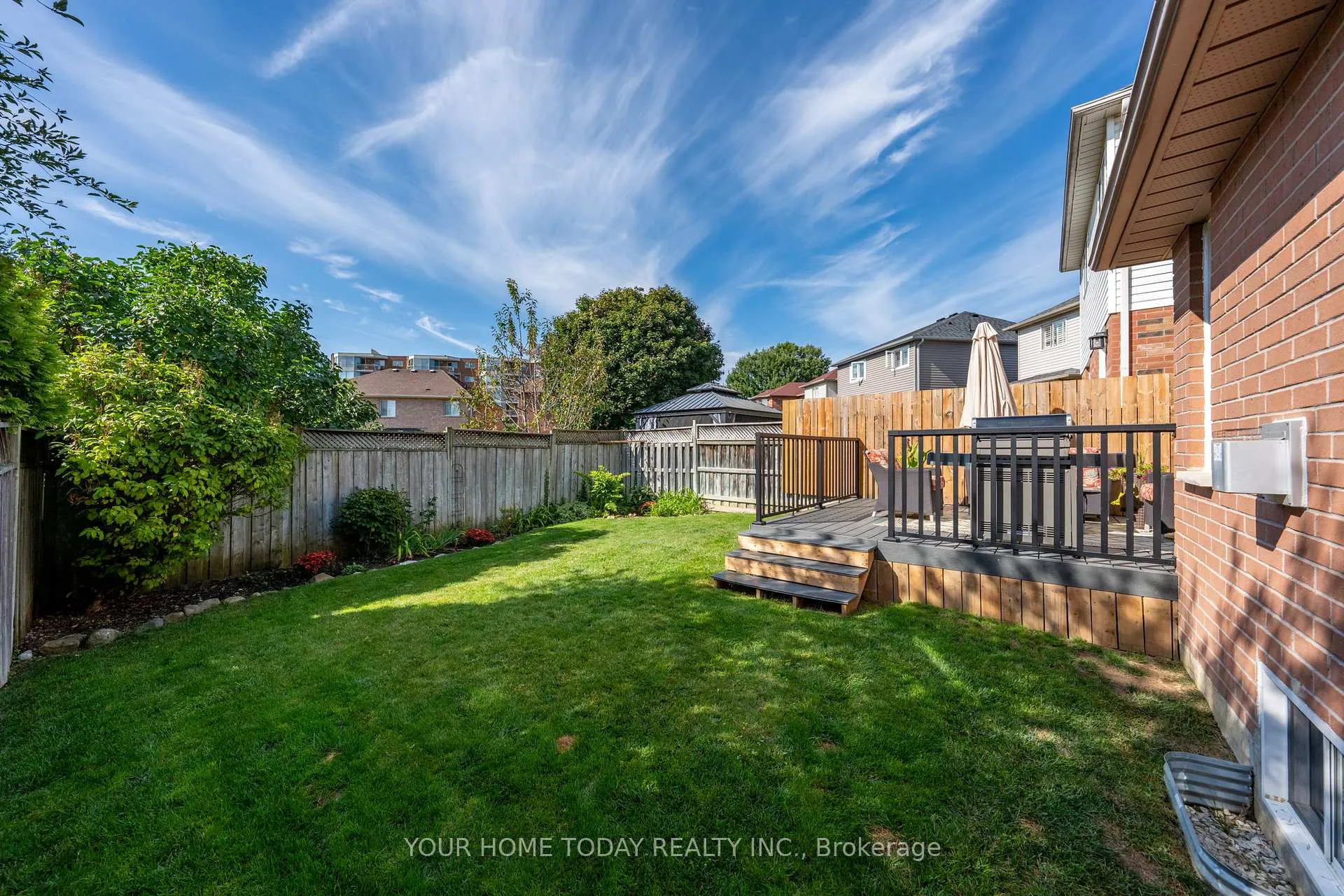 Photo 43 of 12 Russell Street, Halton Hills, Georgetown — HOMEH