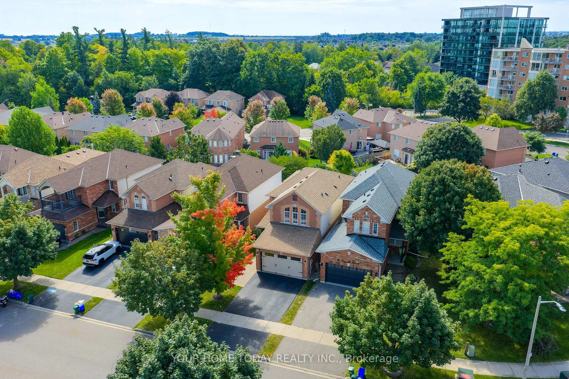 Photo 46 of 12 Russell Street, Halton Hills, Georgetown — HOMEH