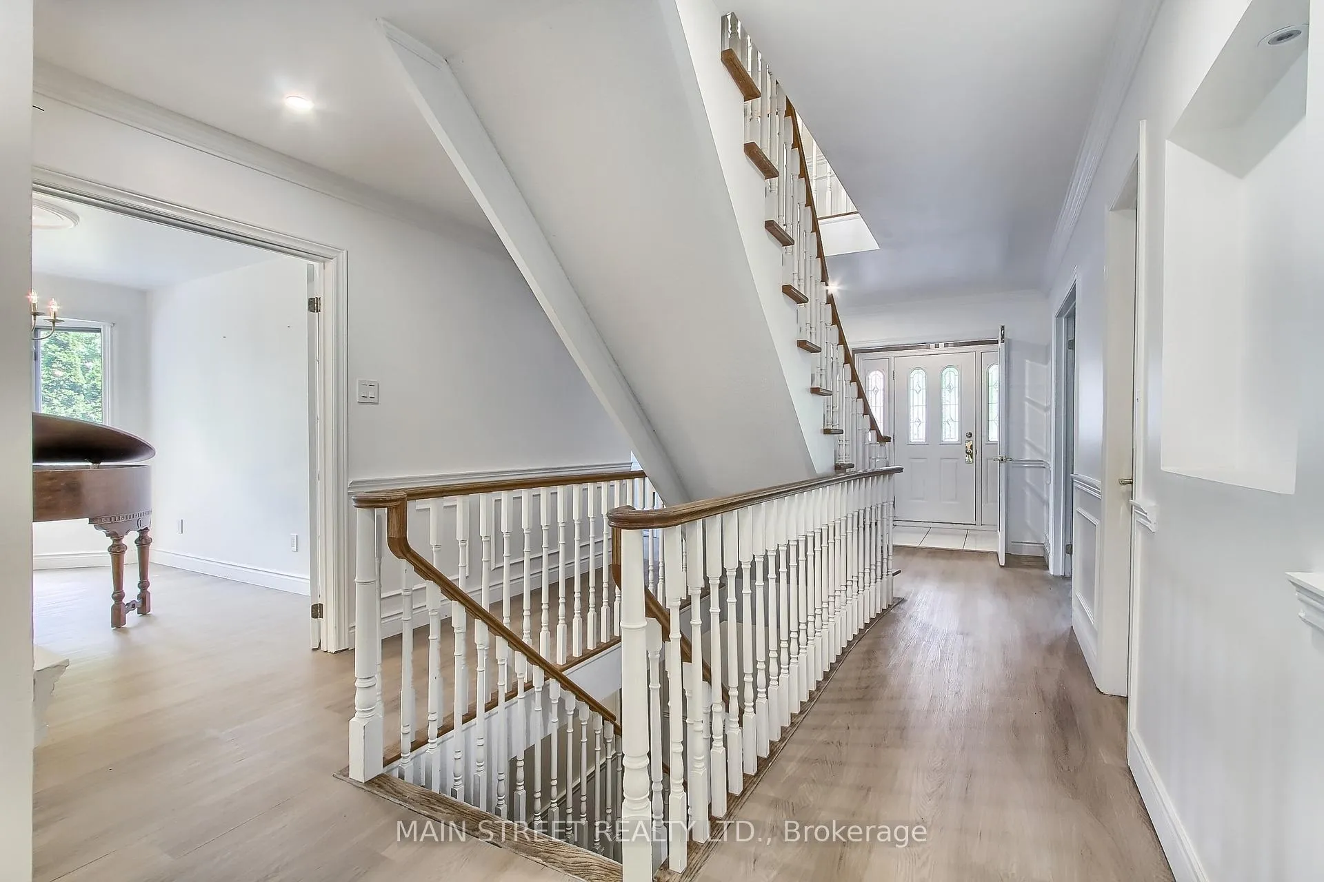 Photo 7 of 443 Sunnidale Road, Barrie, West Bayfield — HOMEH