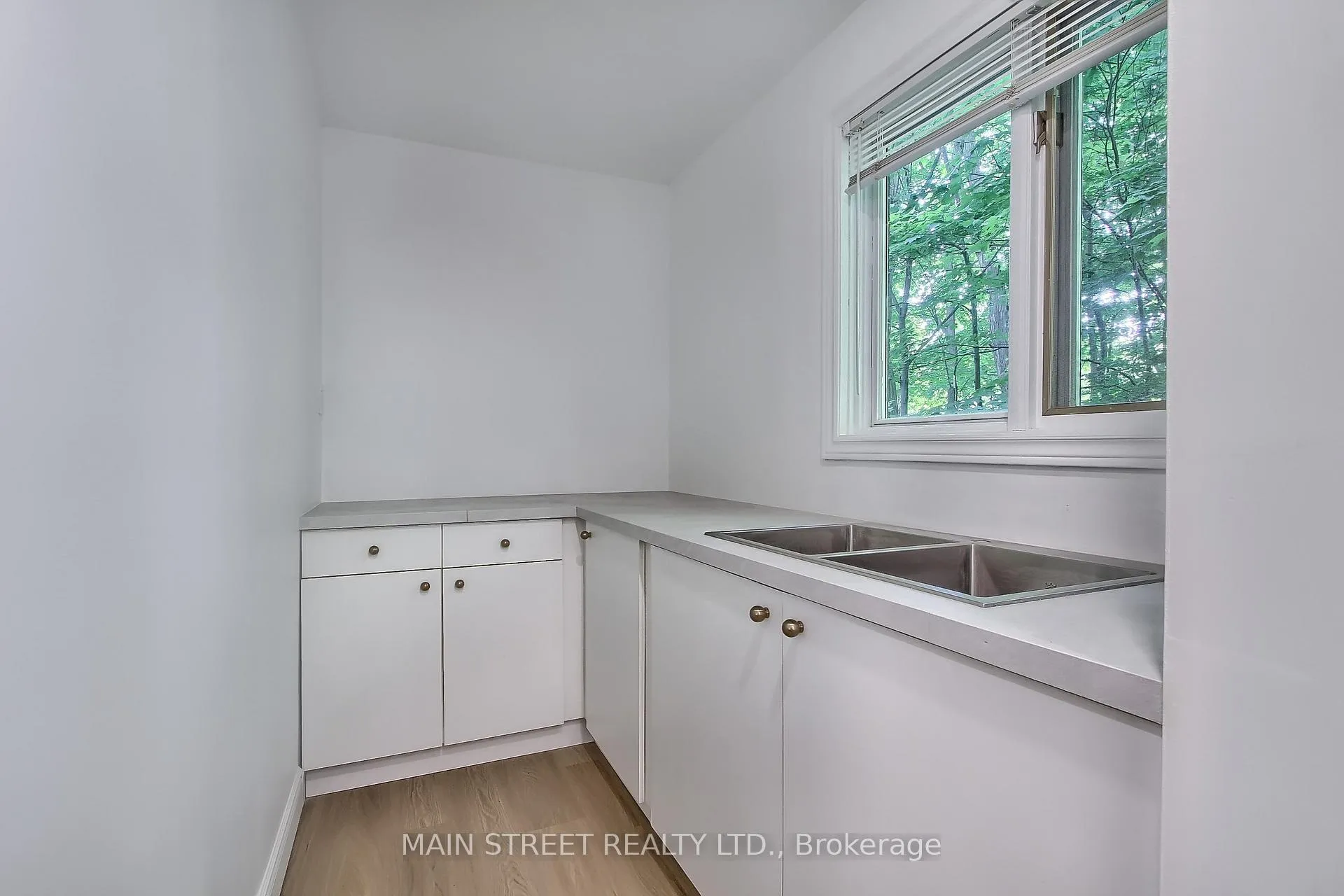 Photo 12 of 443 Sunnidale Road, Barrie, West Bayfield — HOMEH