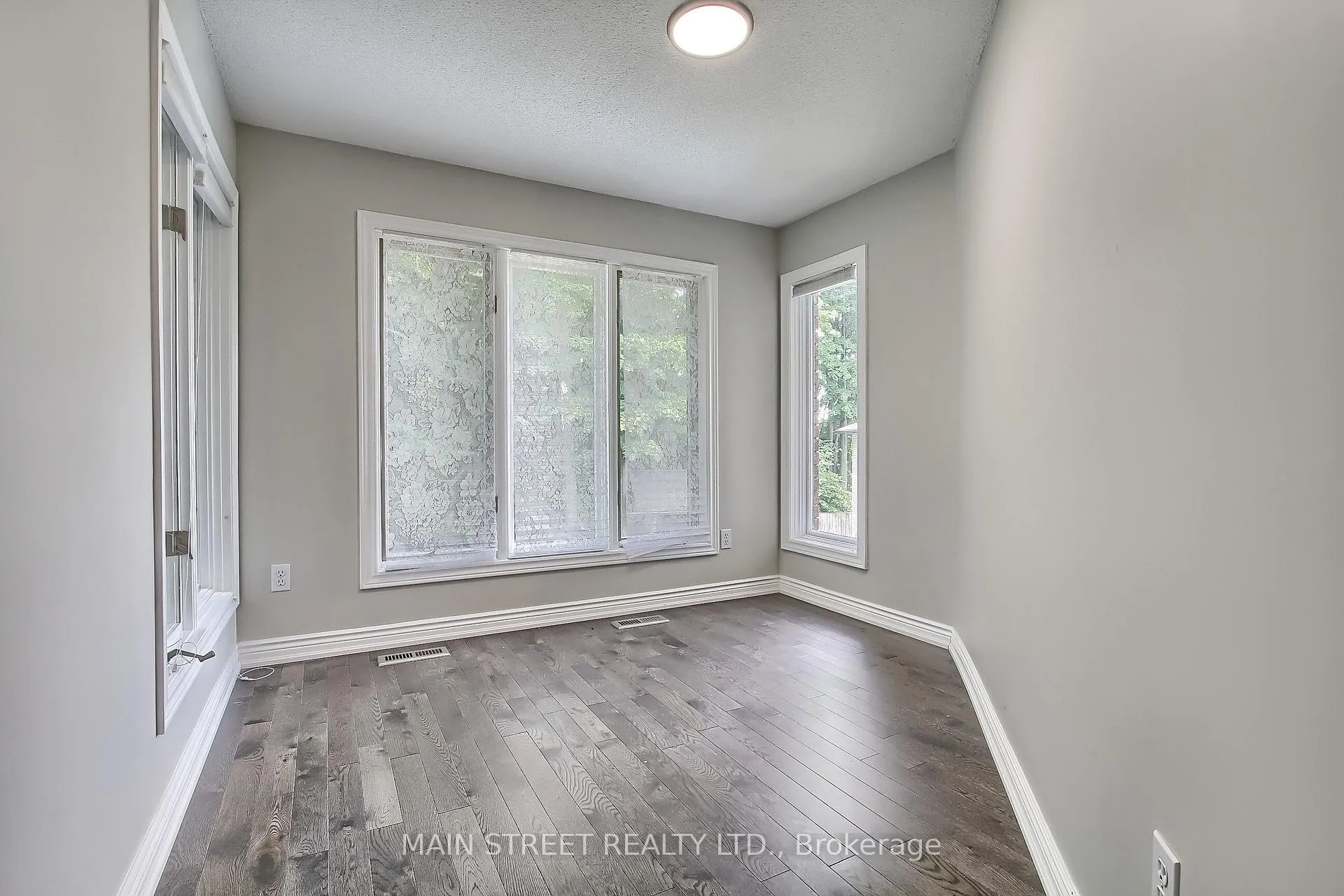 Photo 24 of 443 Sunnidale Road, Barrie, West Bayfield — HOMEH