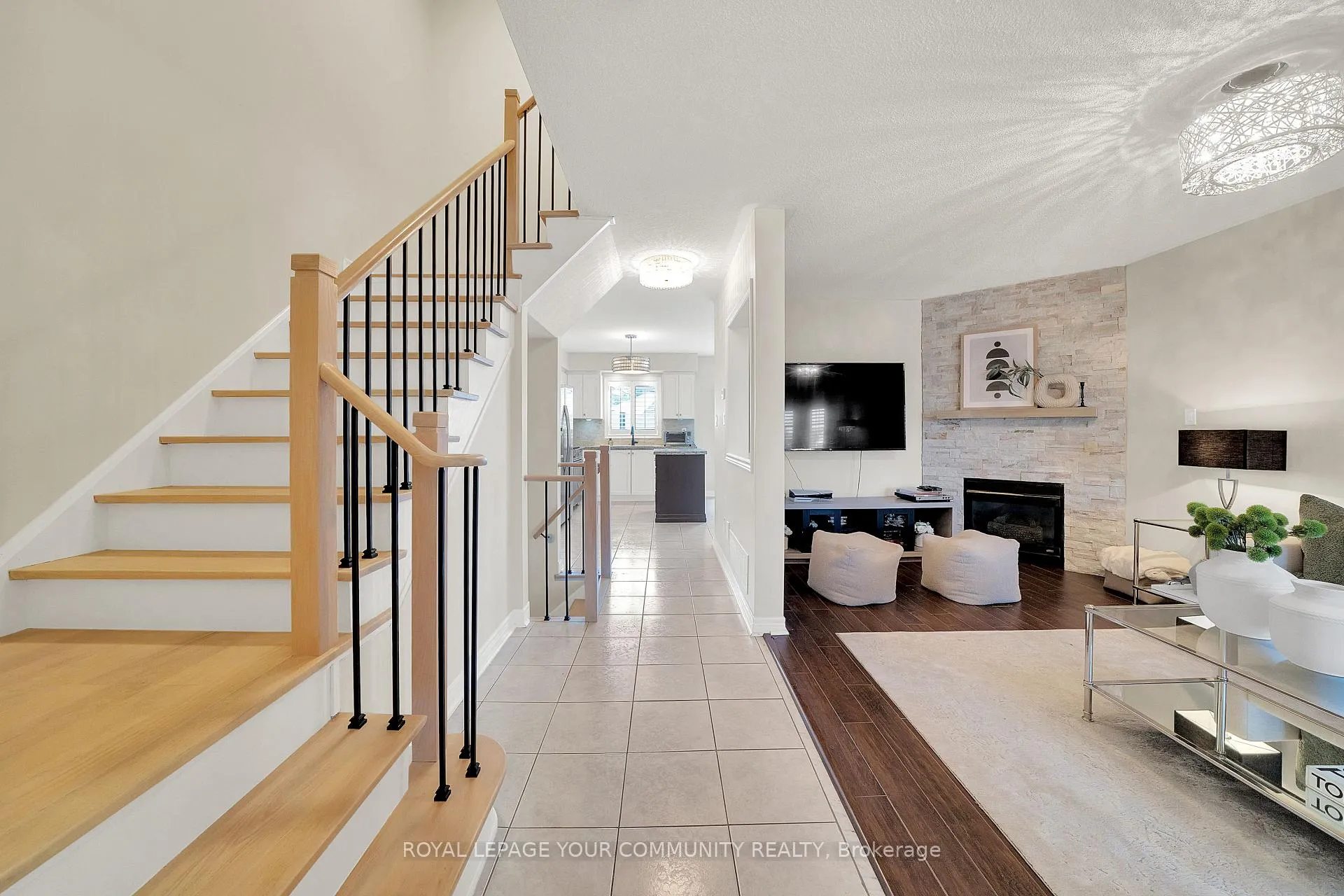 Photo 7 of 41 Hubert Corless Drive, Caledon, Bolton East — HOMEH