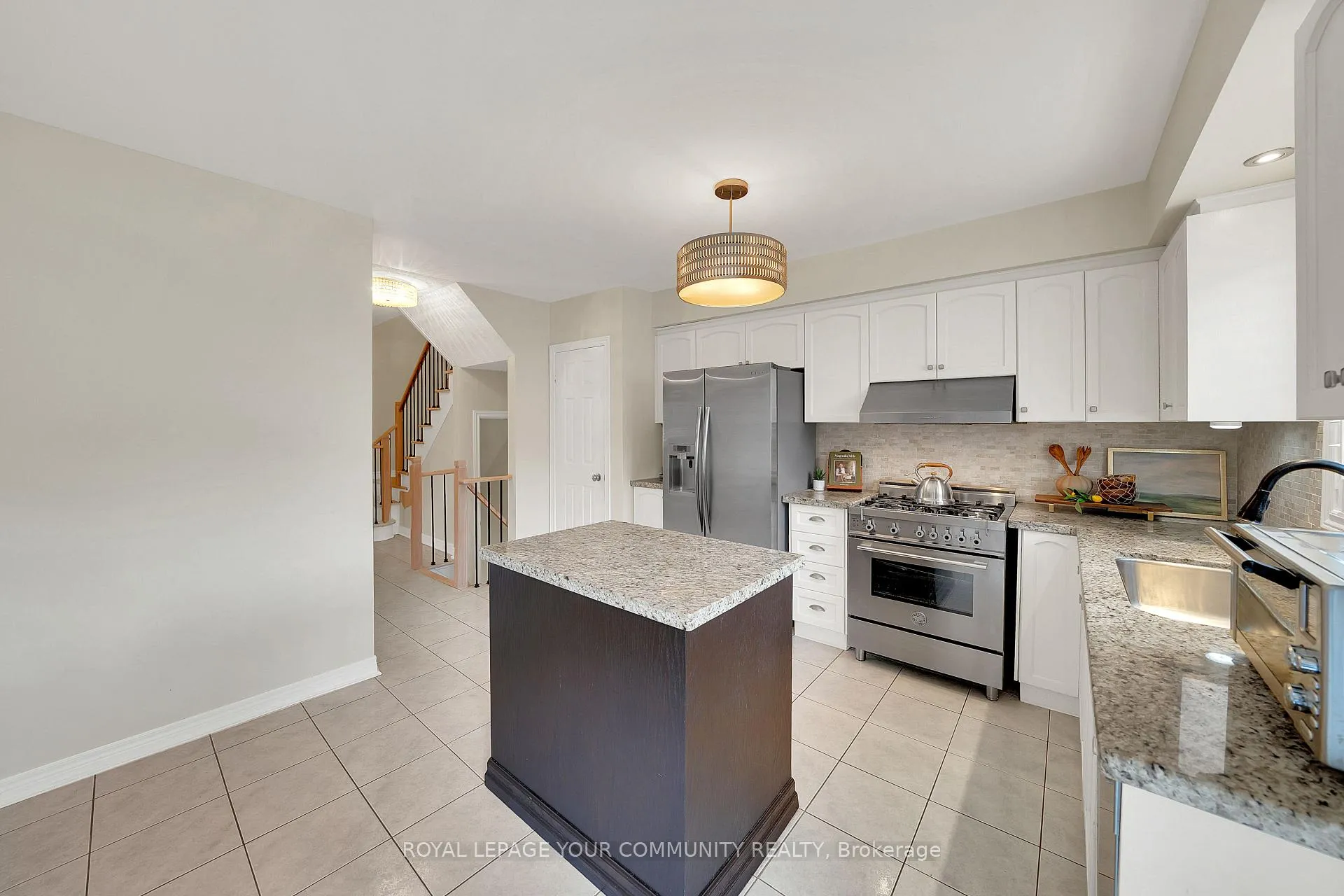 Photo 12 of 41 Hubert Corless Drive, Caledon, Bolton East — HOMEH