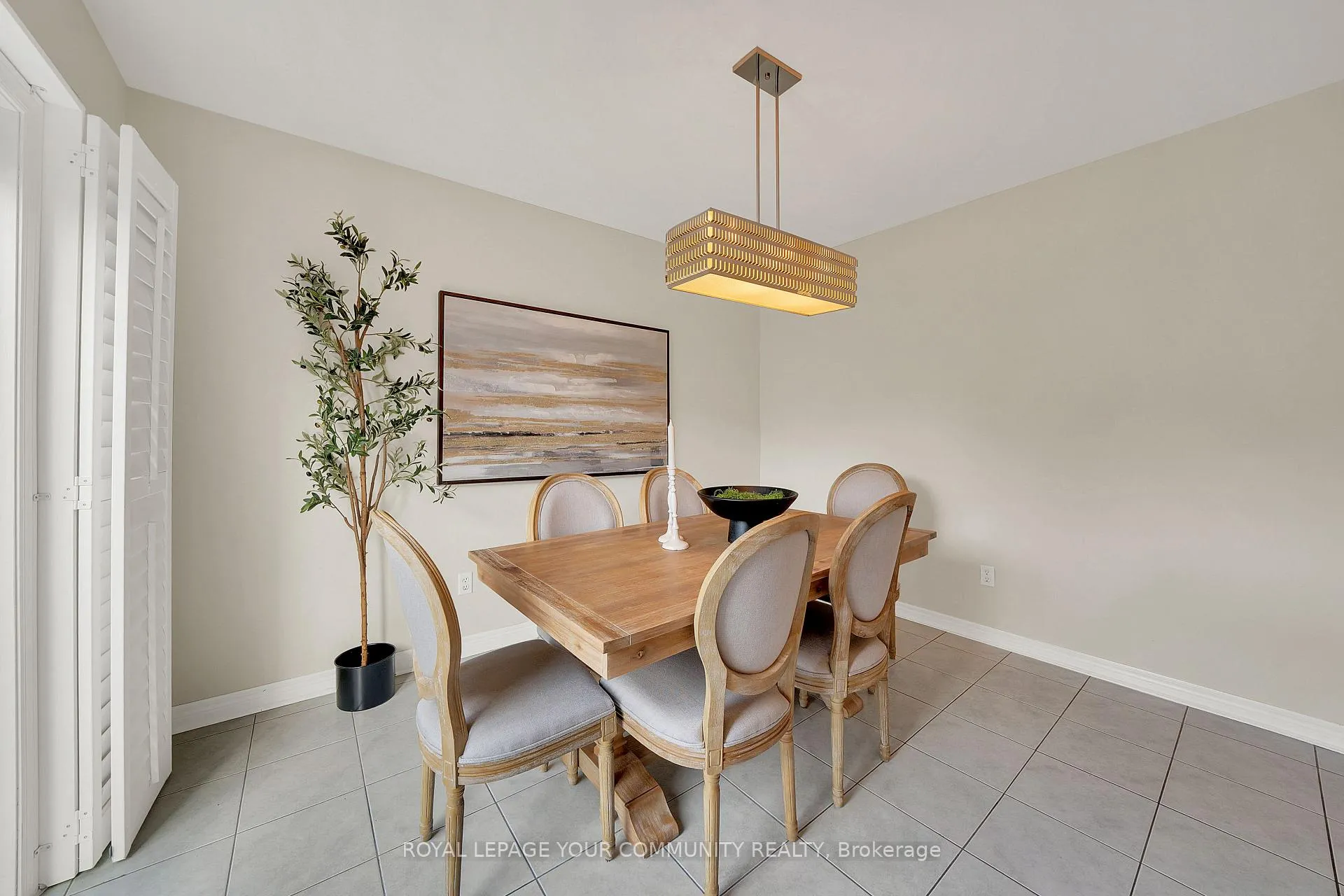 Photo 14 of 41 Hubert Corless Drive, Caledon, Bolton East — HOMEH