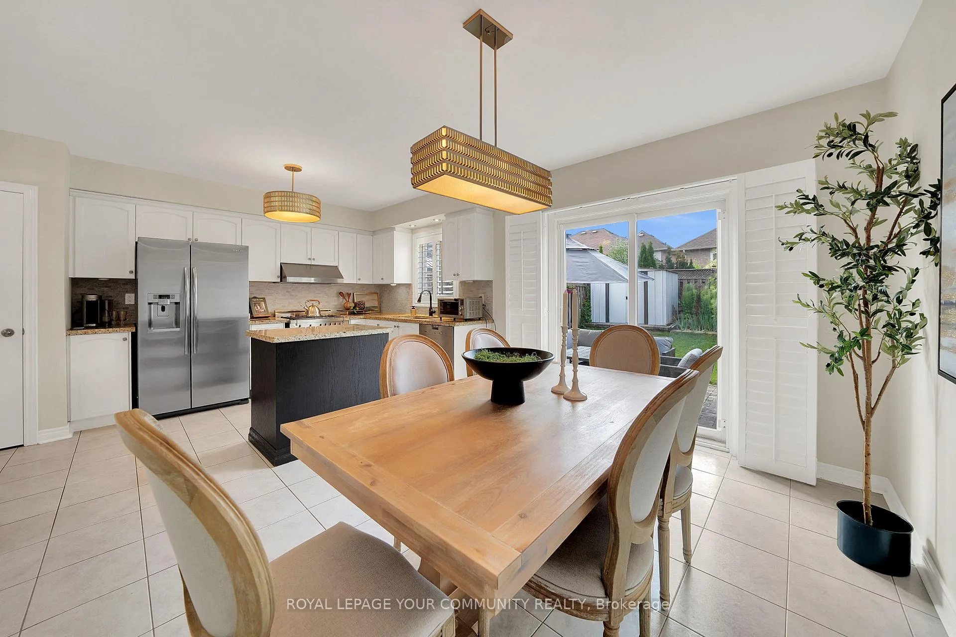 Photo 15 of 41 Hubert Corless Drive, Caledon, Bolton East — HOMEH