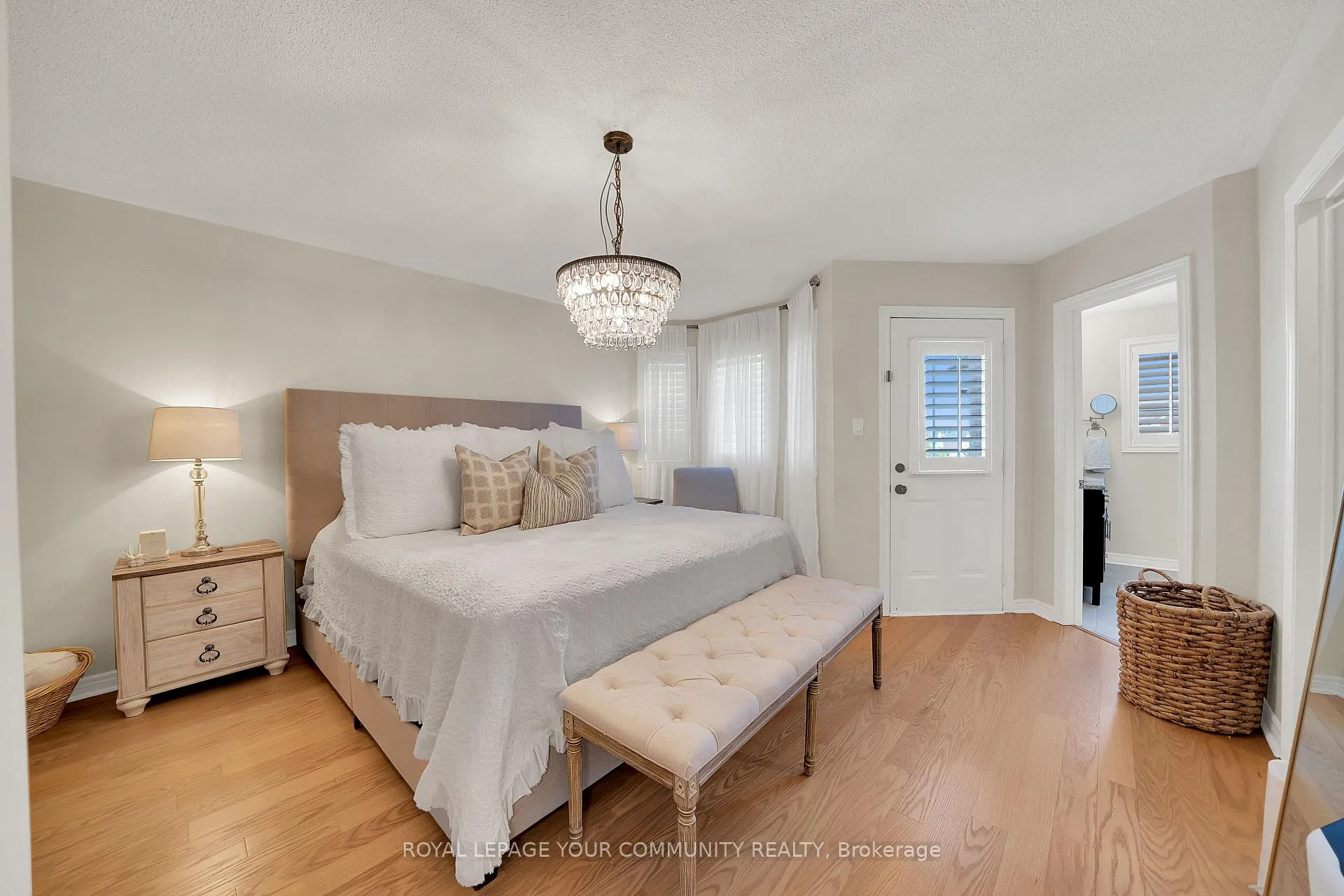 Photo 16 of 41 Hubert Corless Drive, Caledon, Bolton East — HOMEH