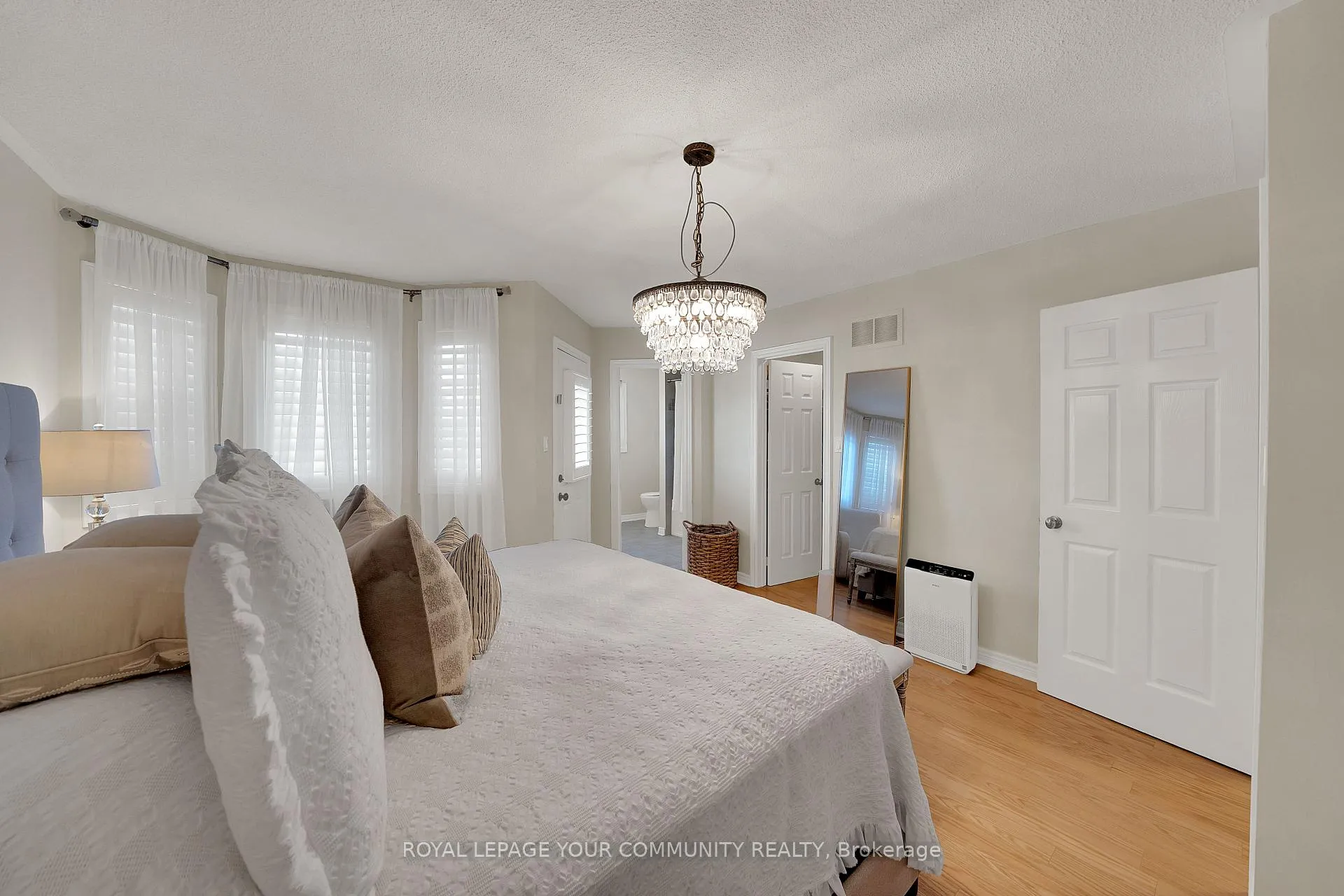 Photo 17 of 41 Hubert Corless Drive, Caledon, Bolton East — HOMEH