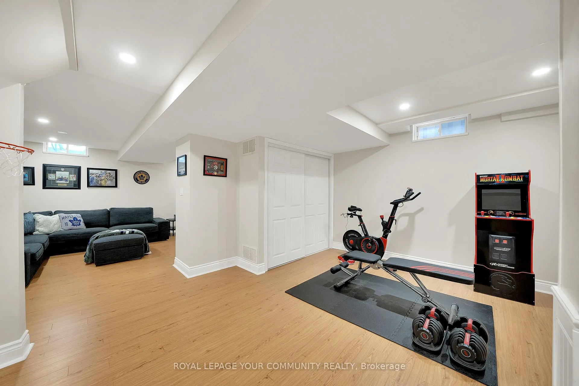 Photo 24 of 41 Hubert Corless Drive, Caledon, Bolton East — HOMEH