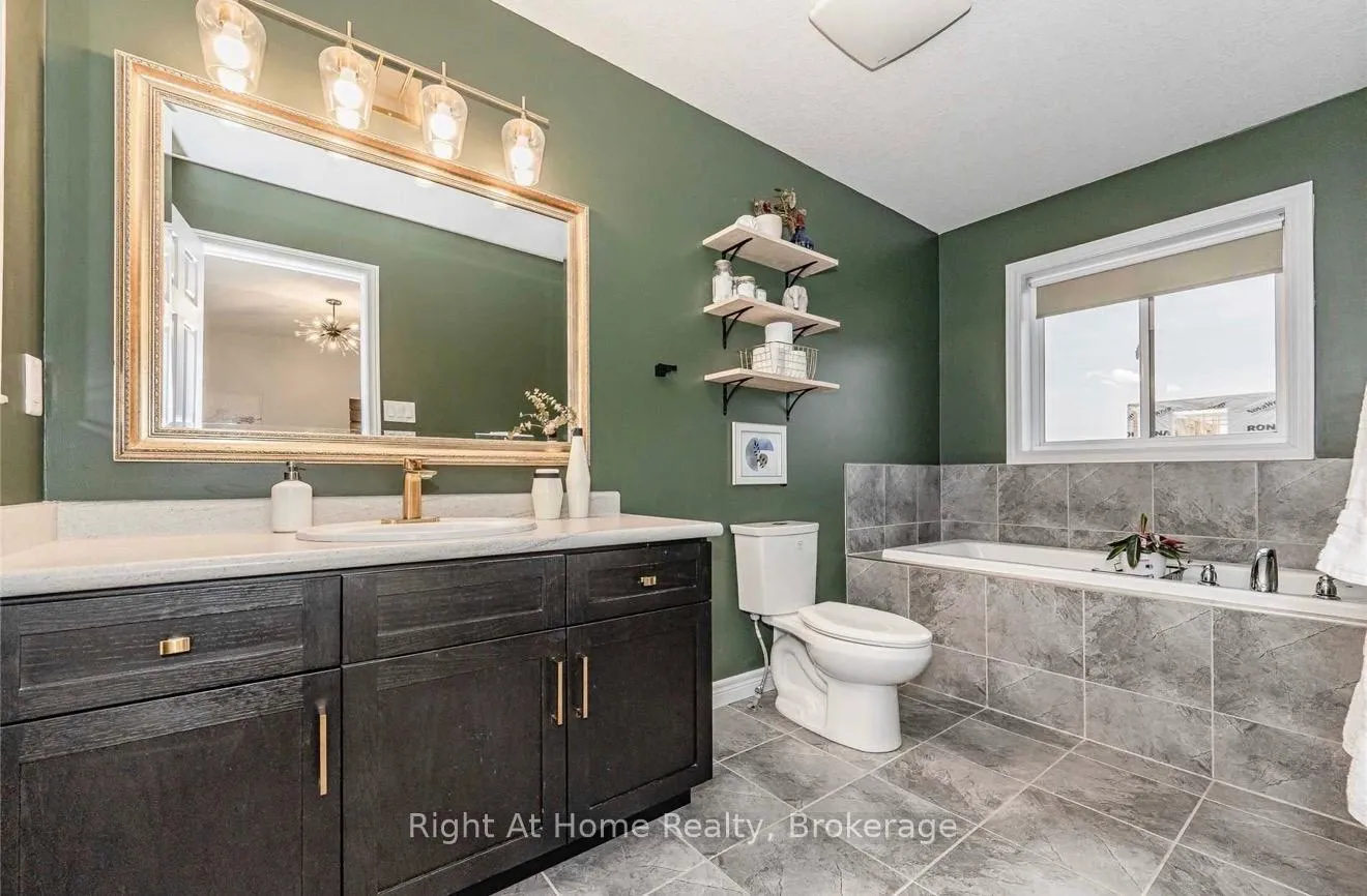 Photo 555 of 23 Mussen Street, Guelph, Victoria North — HOMEH