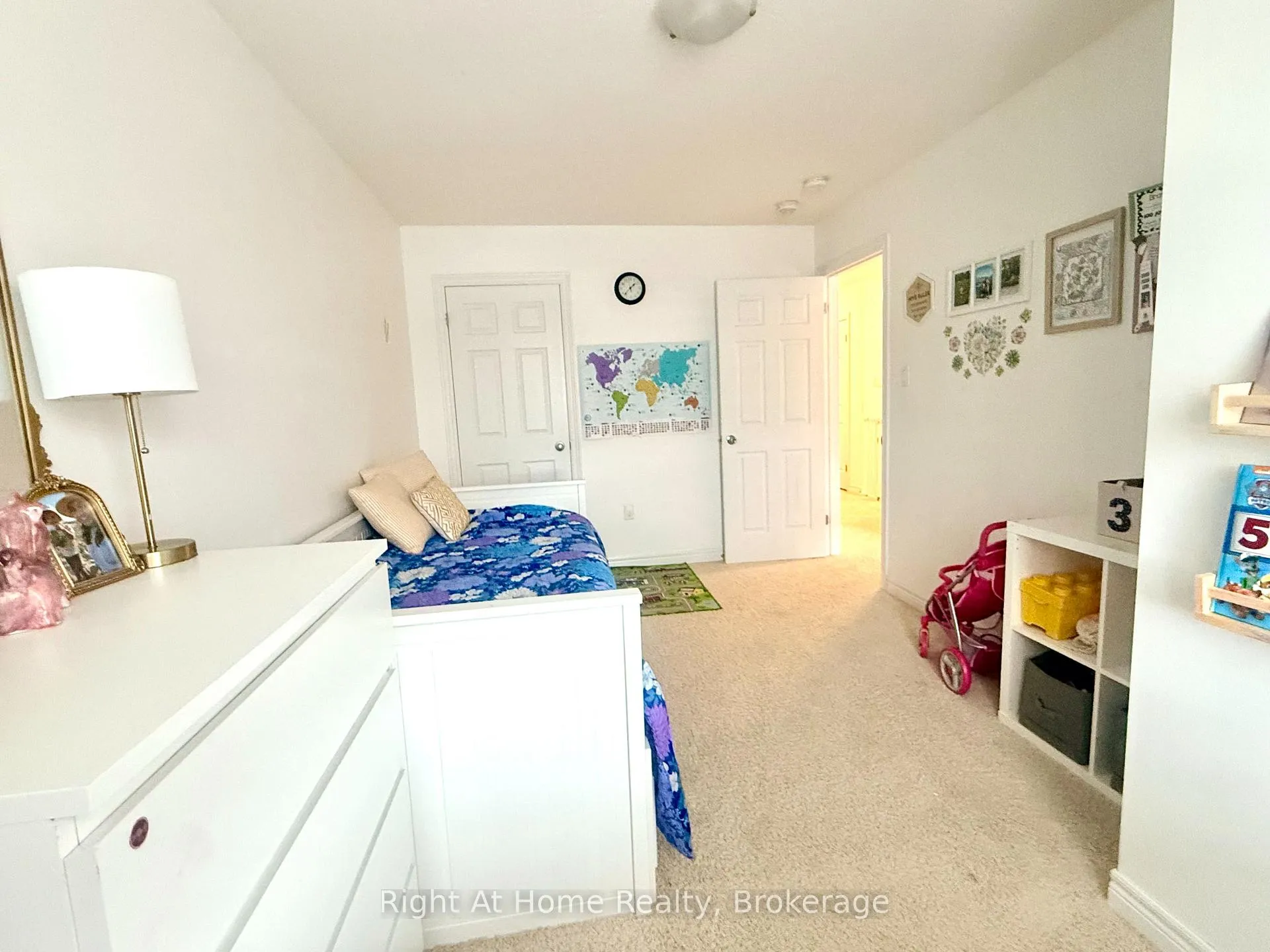 Photo 660 of 23 Mussen Street, Guelph, Victoria North — HOMEH