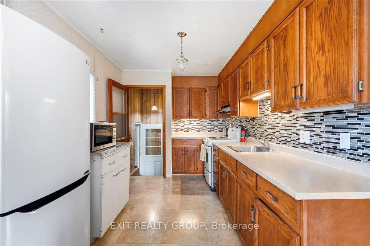 Photo 12 of 16577 Telephone Road, Brighton, Rural Brighton — HOMEH