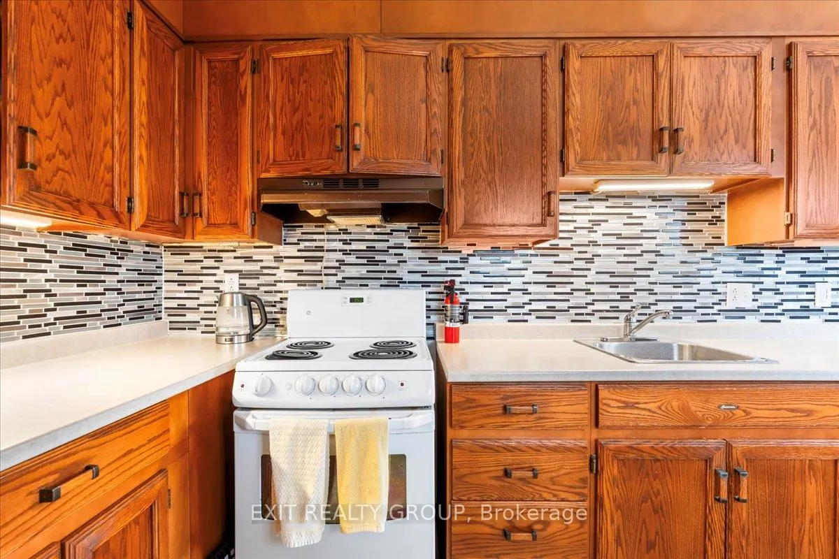 Photo 13 of 16577 Telephone Road, Brighton, Rural Brighton — HOMEH