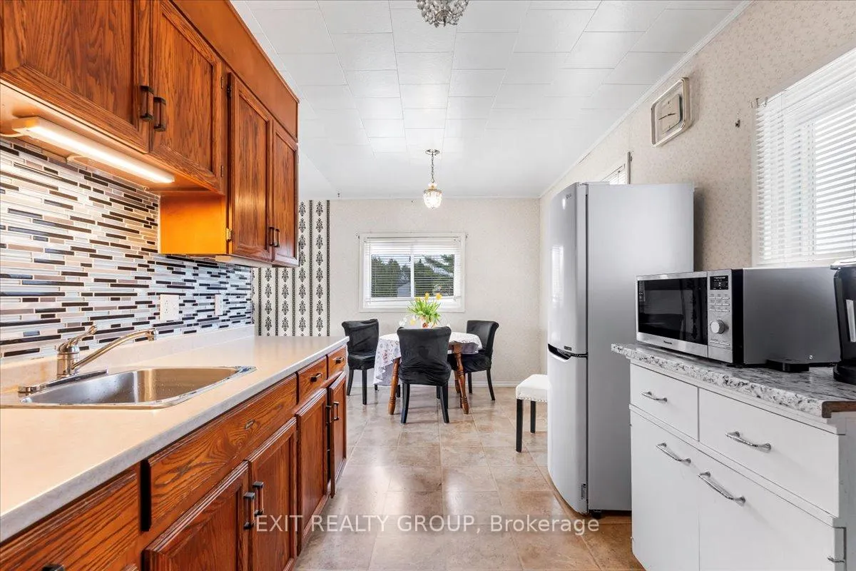 Photo 14 of 16577 Telephone Road, Brighton, Rural Brighton — HOMEH
