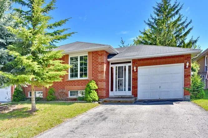 Photo 2 of 3 Mayfair Drive, Barrie, Ardagh — HOMEH