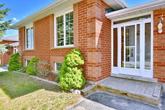 Photo 3 of 3 Mayfair Drive, Barrie, Ardagh — HOMEH