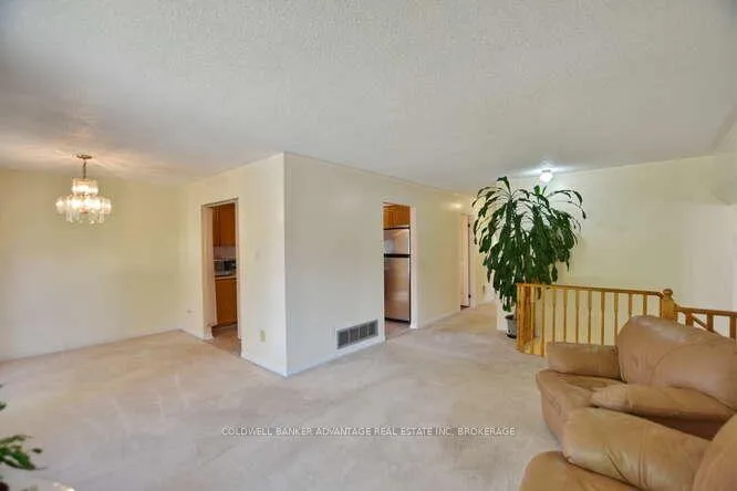 Photo 13 of 3 Mayfair Drive, Barrie, Ardagh — HOMEH
