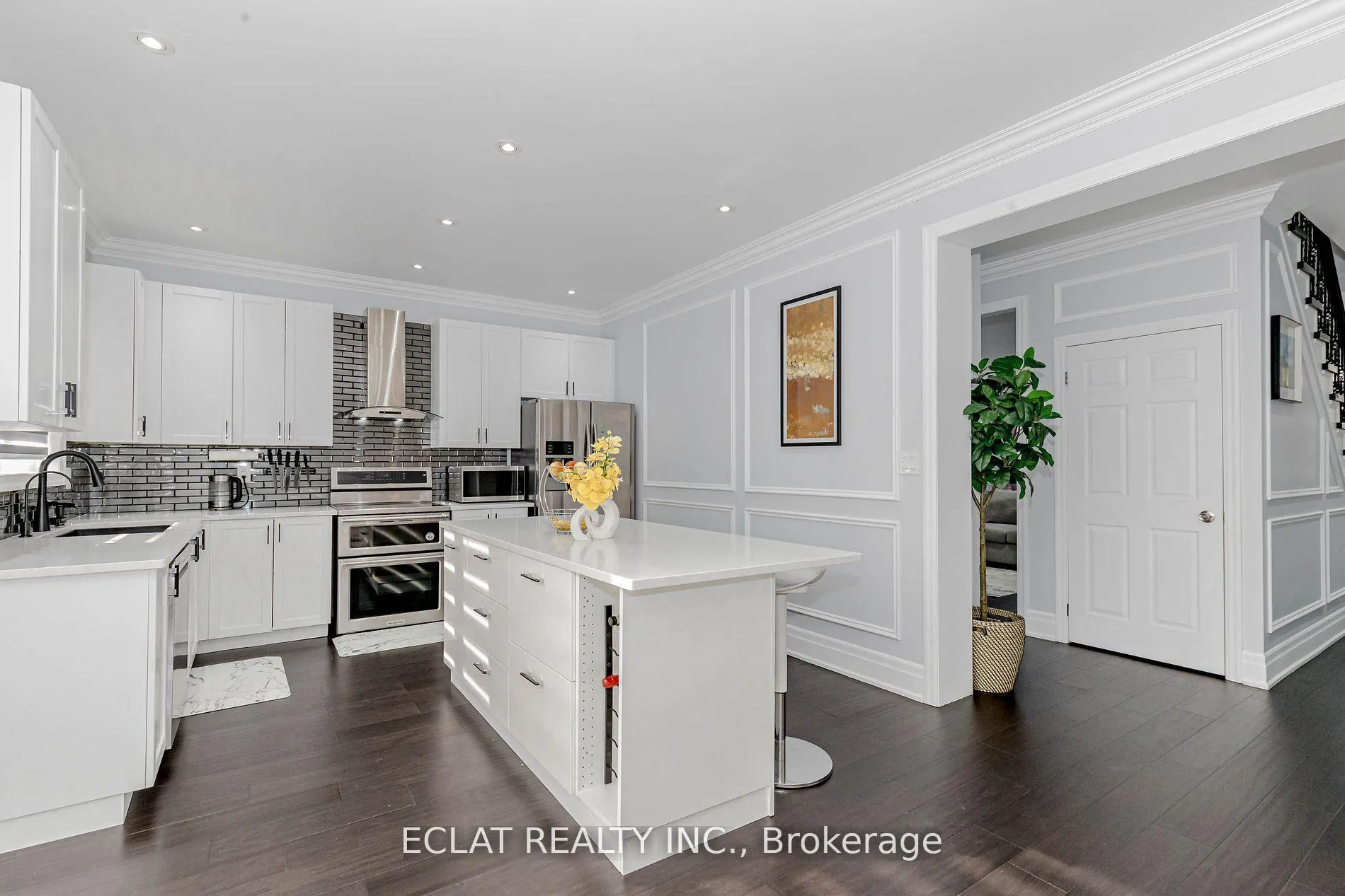 Photo 7 of 32 Nanaimo Crescent, Hamilton, Stoney Creek — HOMEH