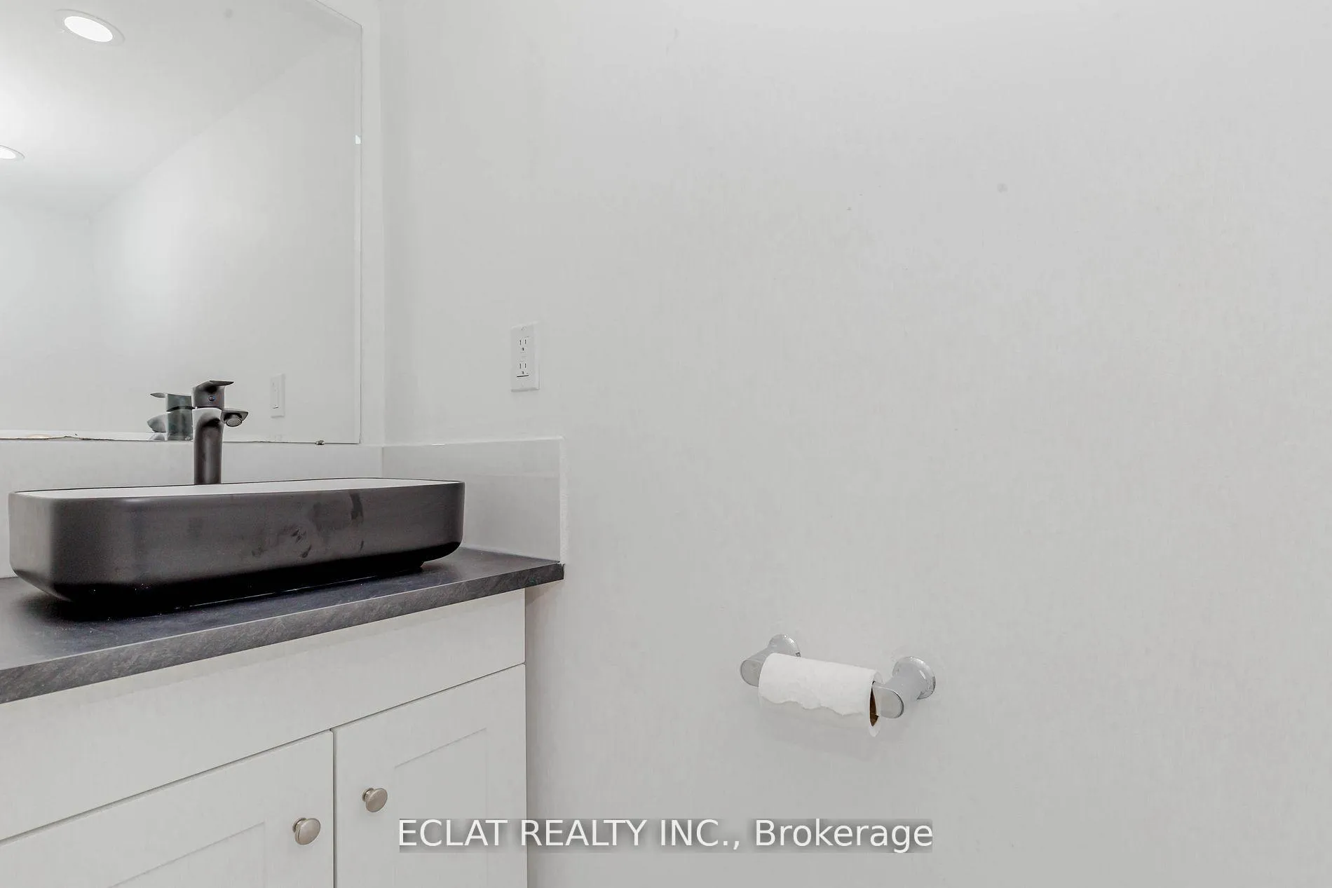 Photo 37 of 32 Nanaimo Crescent, Hamilton, Stoney Creek — HOMEH