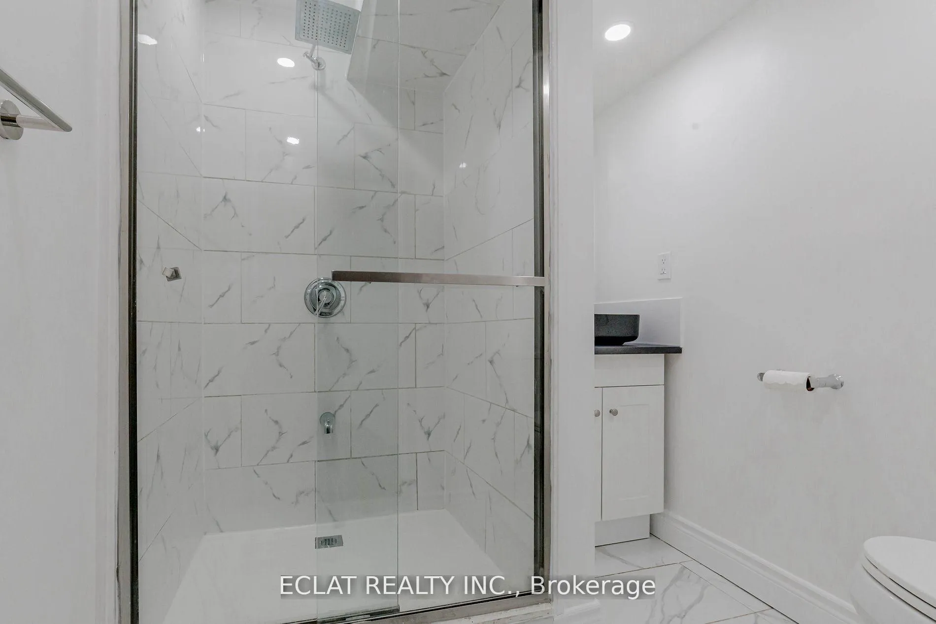 Photo 38 of 32 Nanaimo Crescent, Hamilton, Stoney Creek — HOMEH