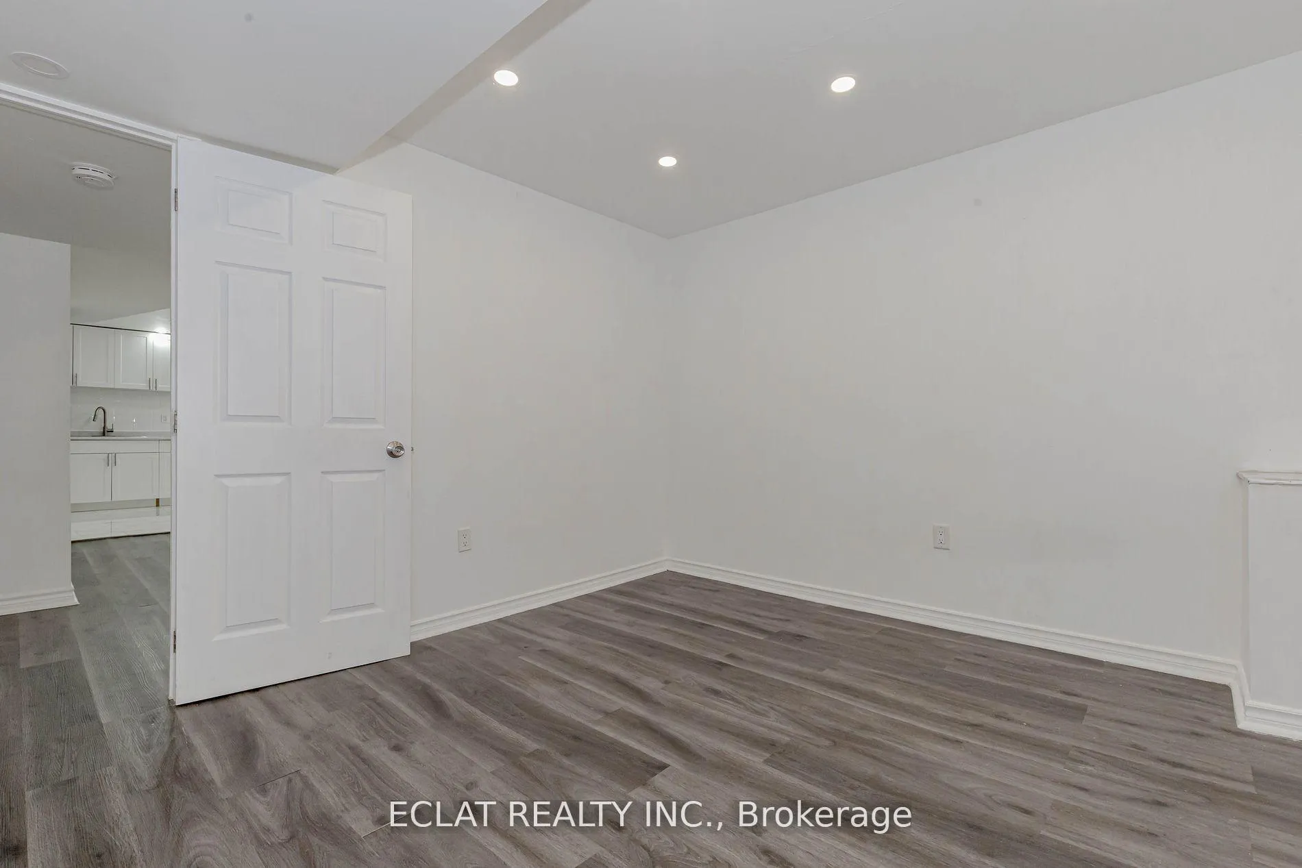Photo 40 of 32 Nanaimo Crescent, Hamilton, Stoney Creek — HOMEH