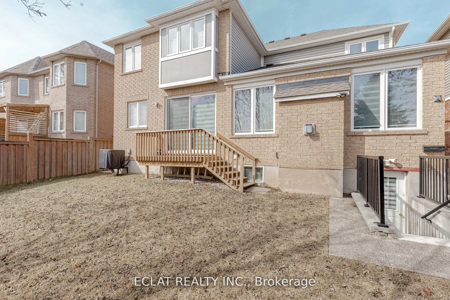 Photo 43 of 32 Nanaimo Crescent, Hamilton, Stoney Creek — HOMEH