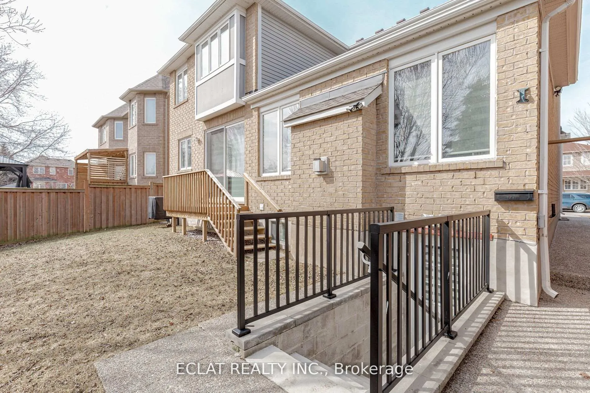 Photo 45 of 32 Nanaimo Crescent, Hamilton, Stoney Creek — HOMEH