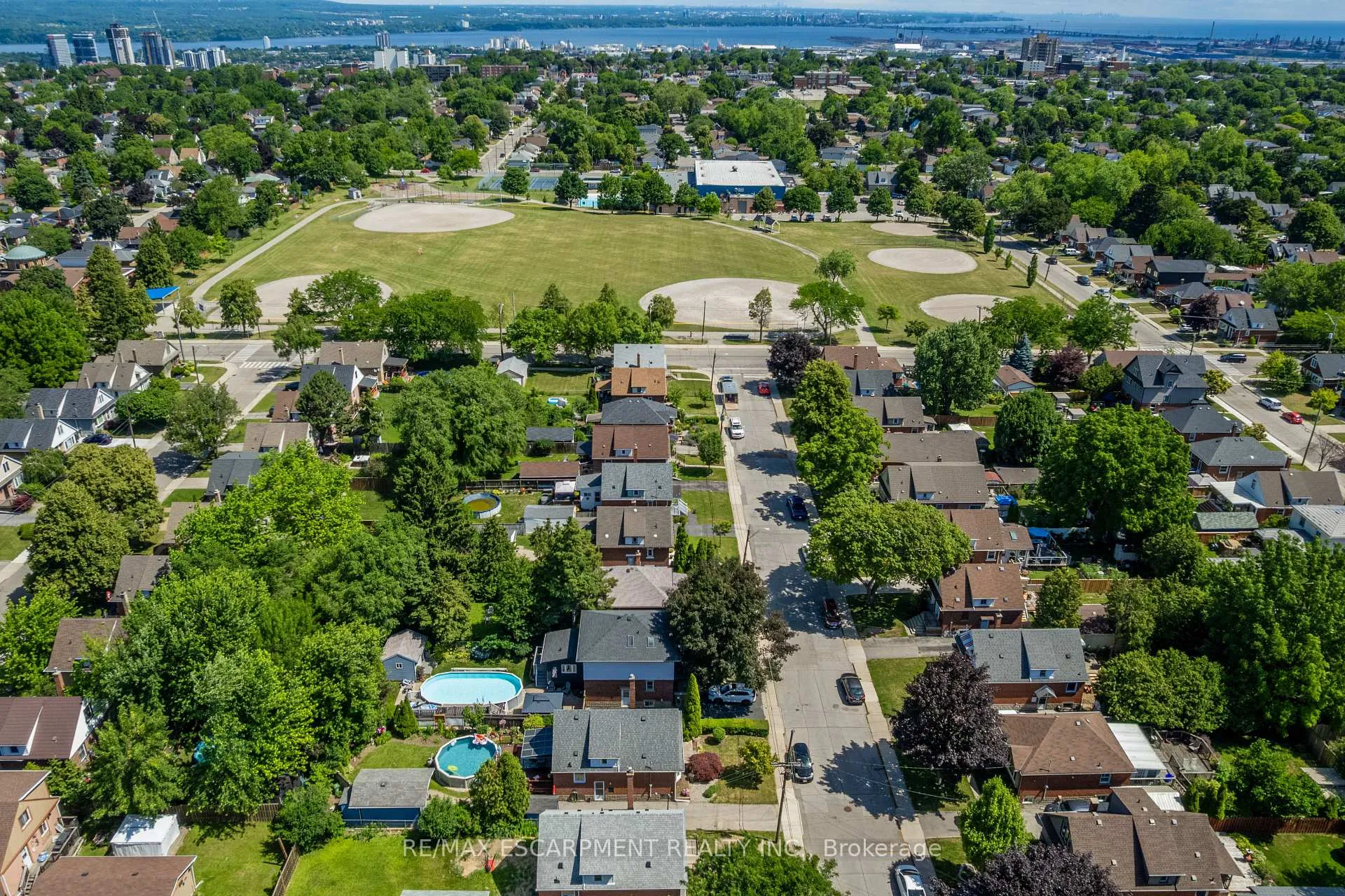 Photo 4 of 266 East 17TH Street, Hamilton, Inch Park — HOMEH