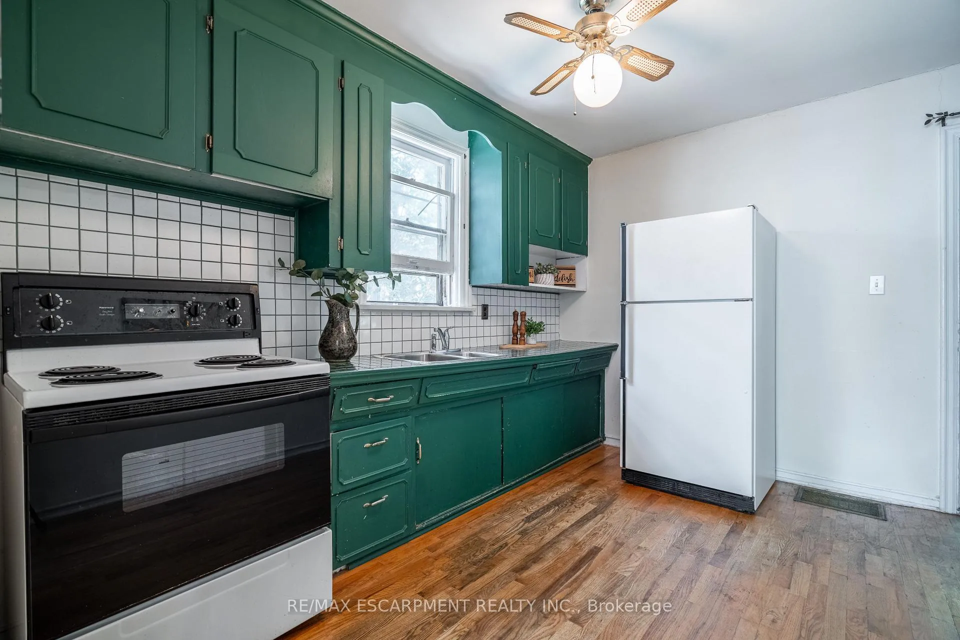 Photo 8 of 266 East 17TH Street, Hamilton, Inch Park — HOMEH