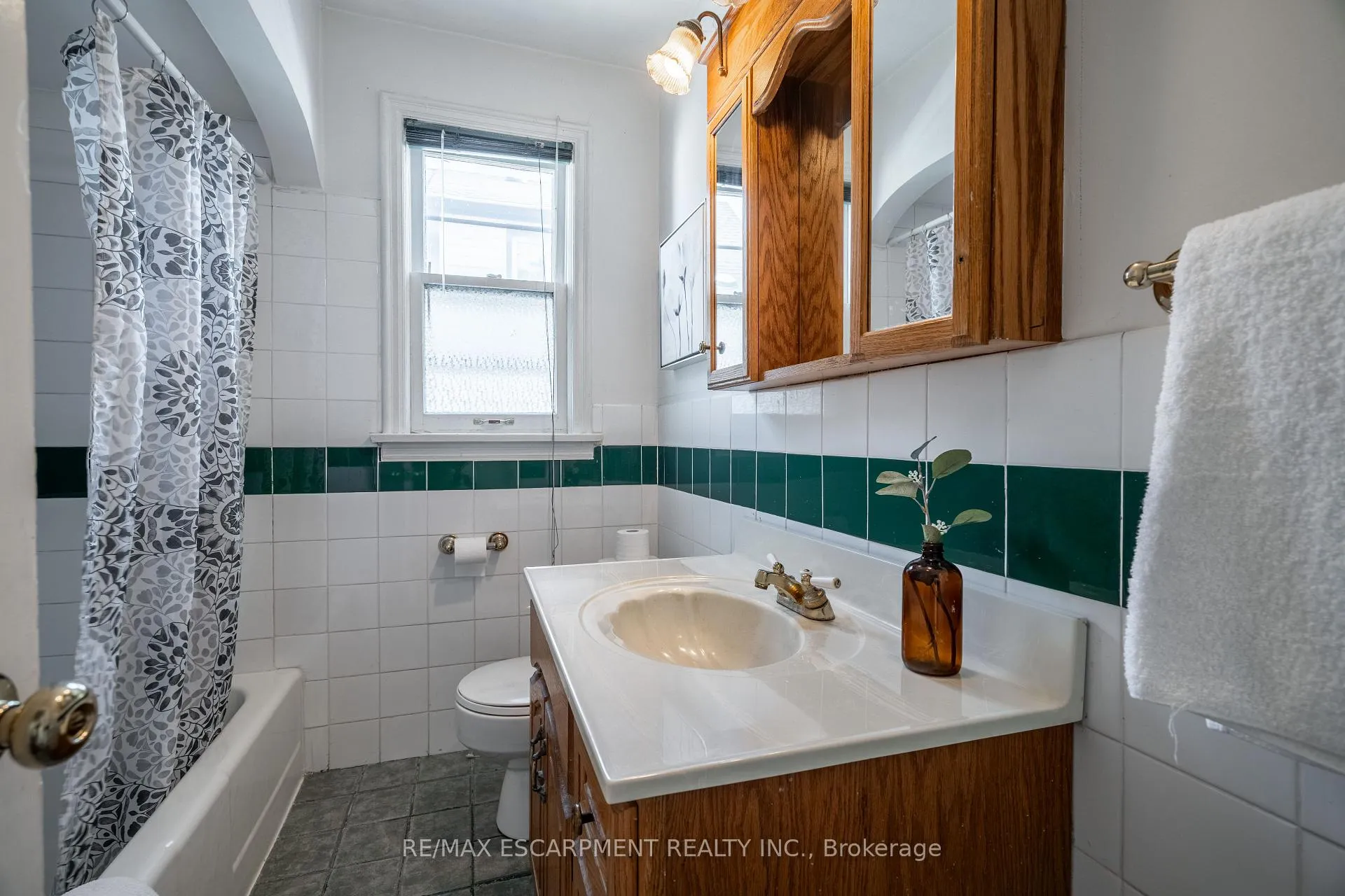 Photo 13 of 266 East 17TH Street, Hamilton, Inch Park — HOMEH
