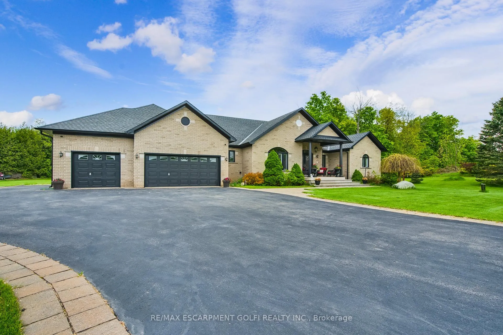 Photo 3 of 15 Rolling Meadow Drive, Caledon, Rural Caledon — HOMEH