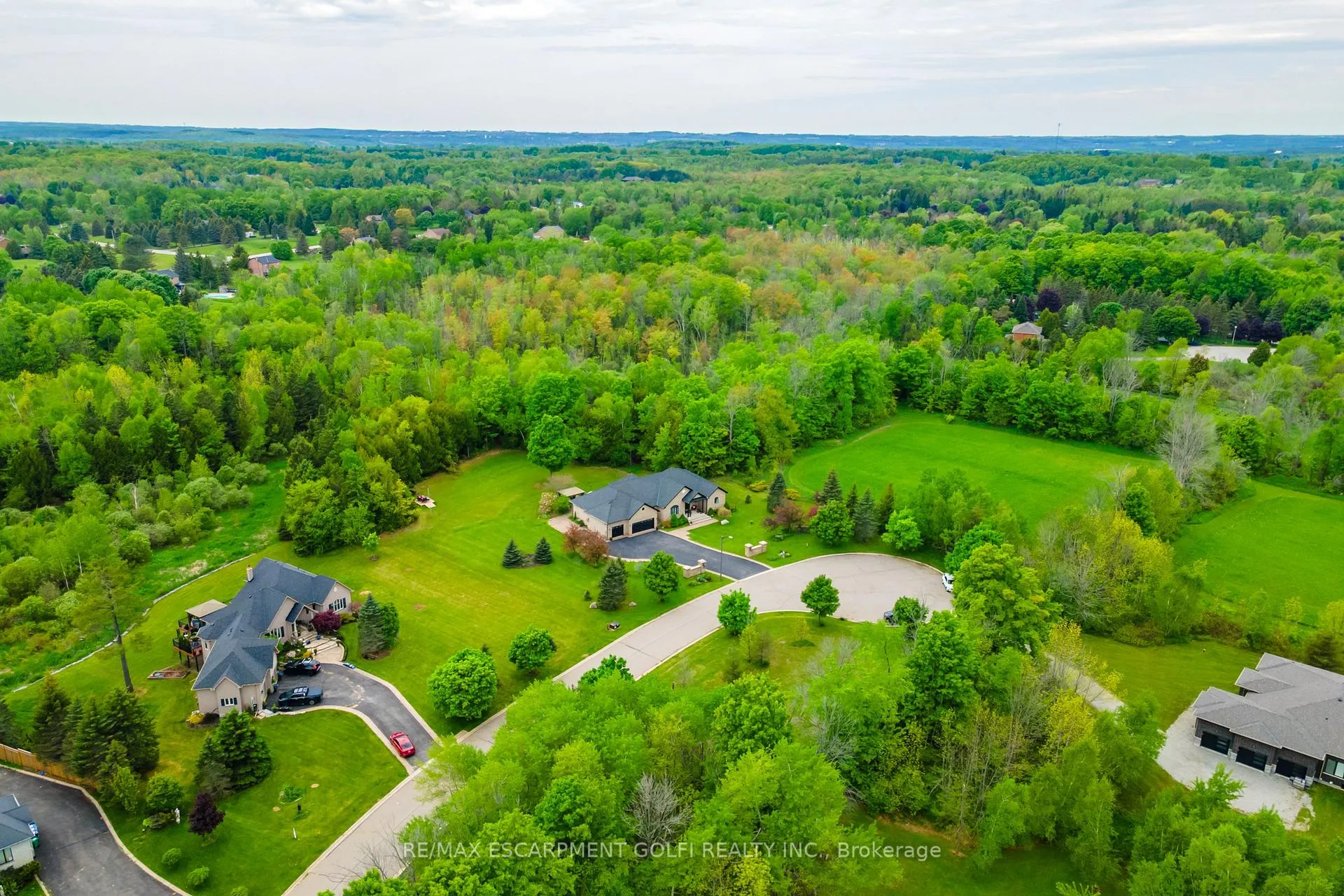 Photo 33 of 15 Rolling Meadow Drive, Caledon, Rural Caledon — HOMEH