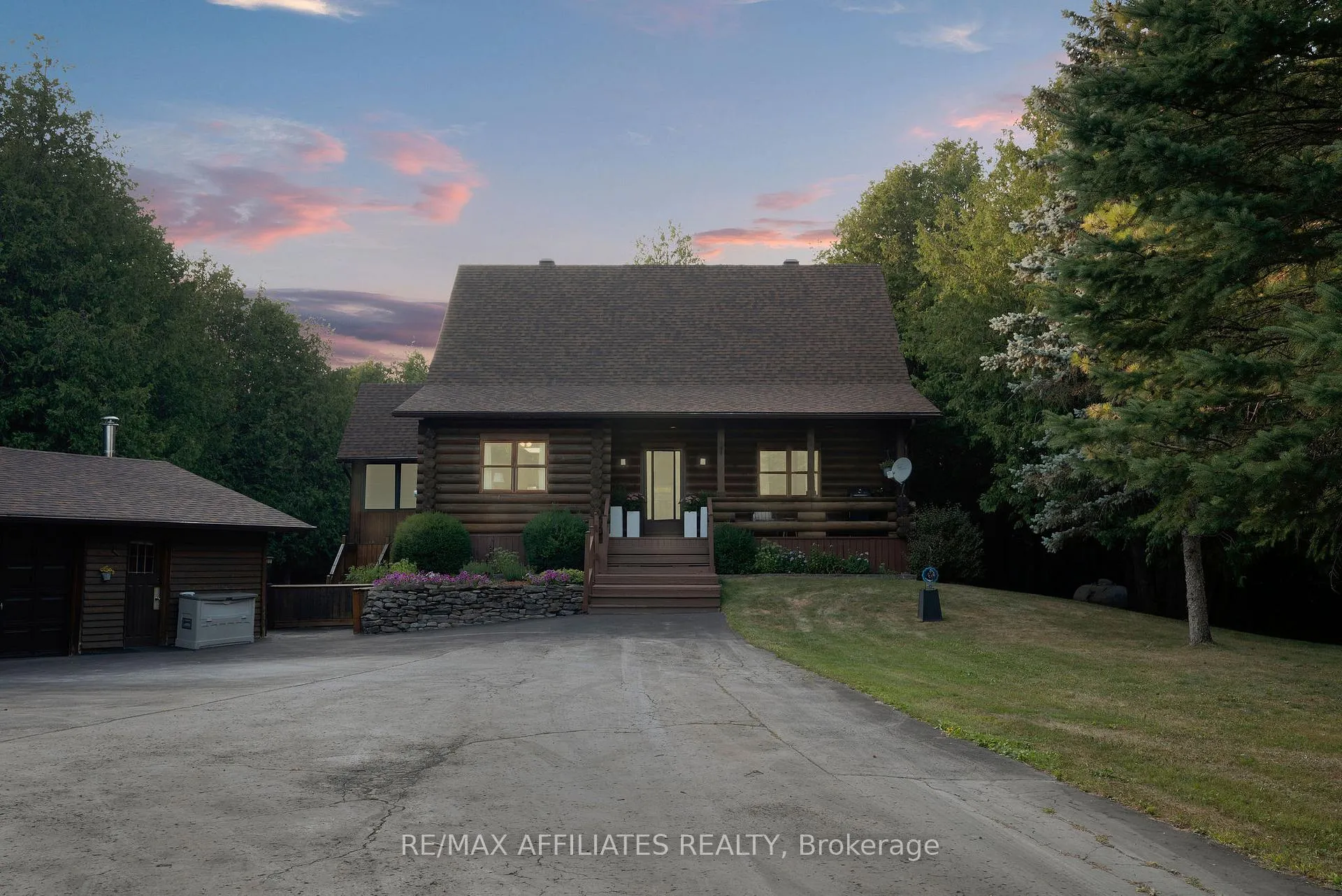 Photo 1 of 256 Saunders Road, Beckwith, Beckwith Twp — HOMEH