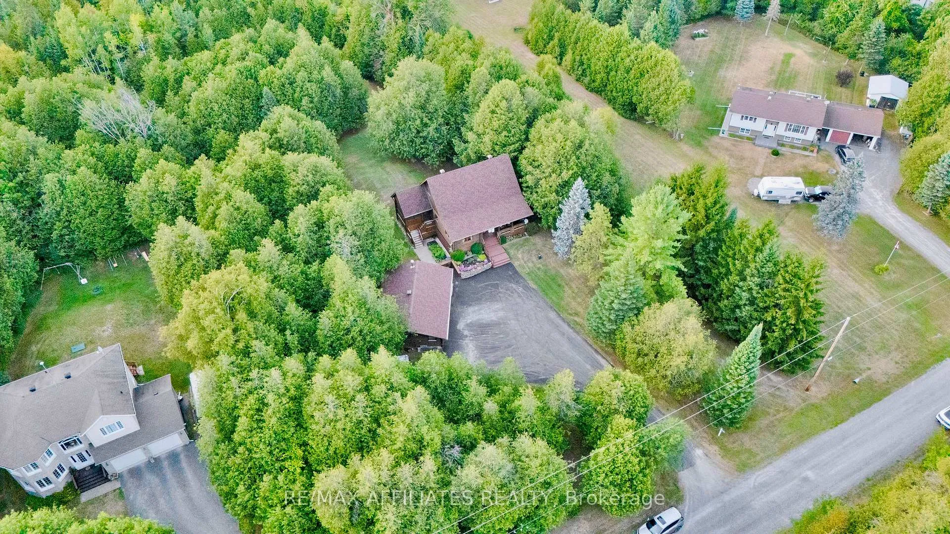 Photo 2 of 256 Saunders Road, Beckwith, Beckwith Twp — HOMEH