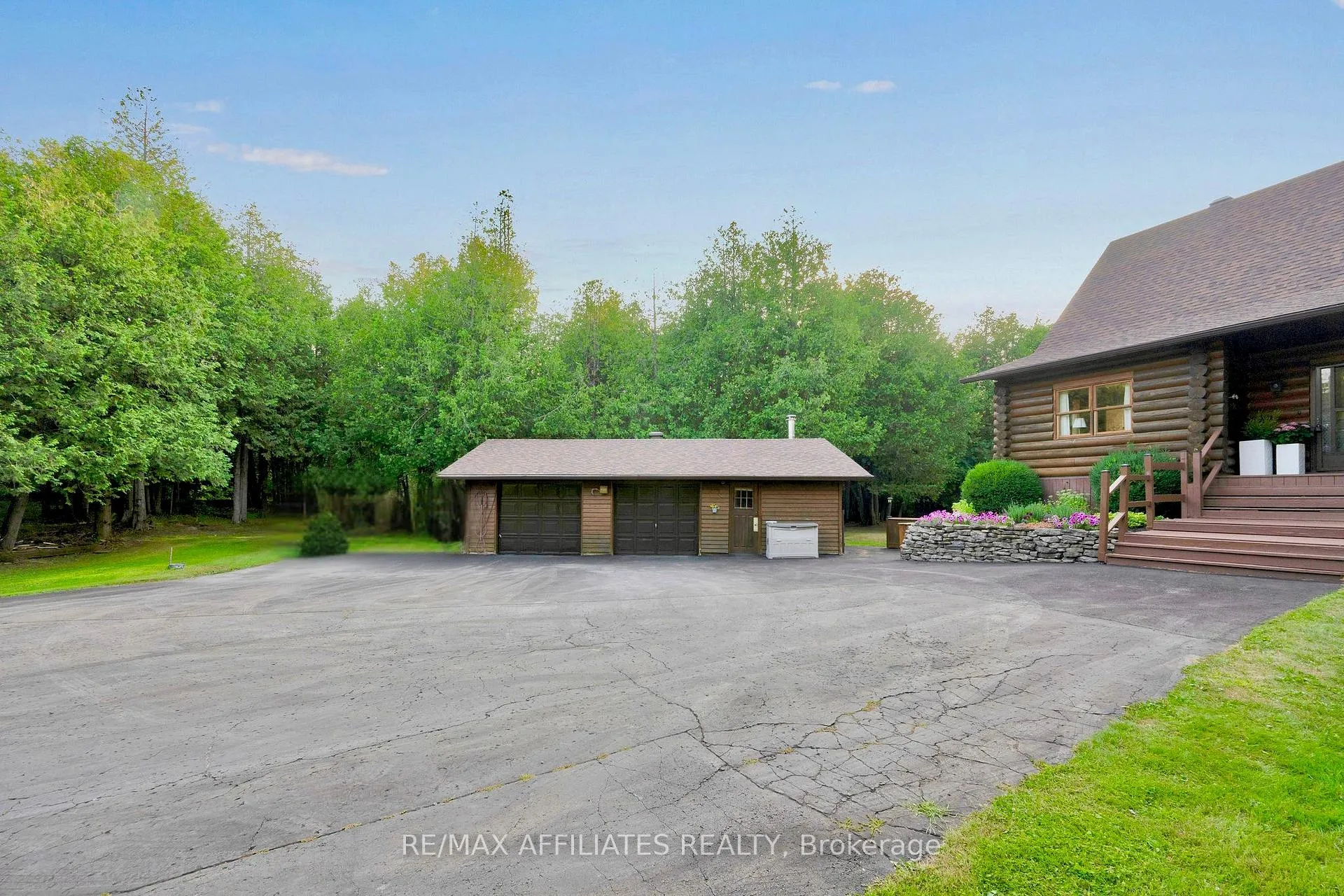 Photo 3 of 256 Saunders Road, Beckwith, Beckwith Twp — HOMEH