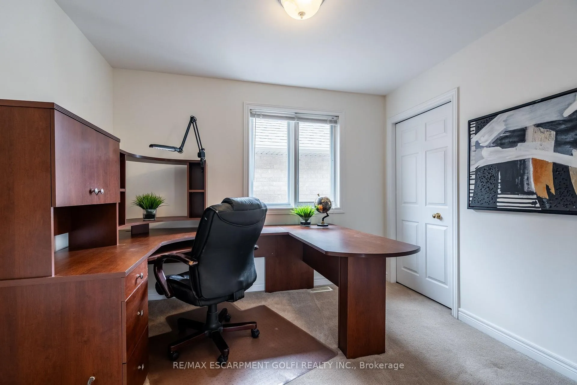 Photo 17 of 200 Sirente Drive, Hamilton, Crerar — HOMEH