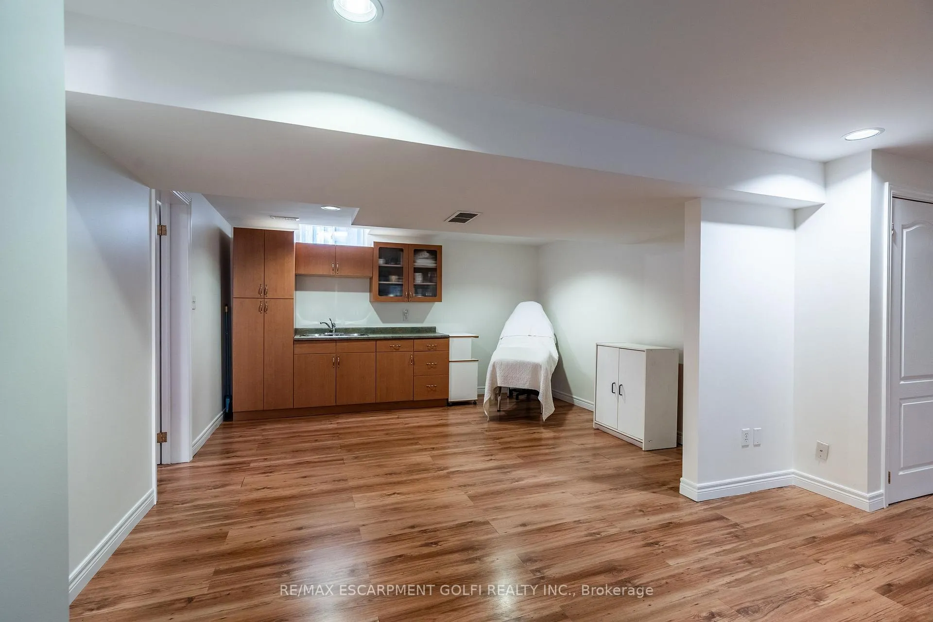 Photo 31 of 200 Sirente Drive, Hamilton, Crerar — HOMEH