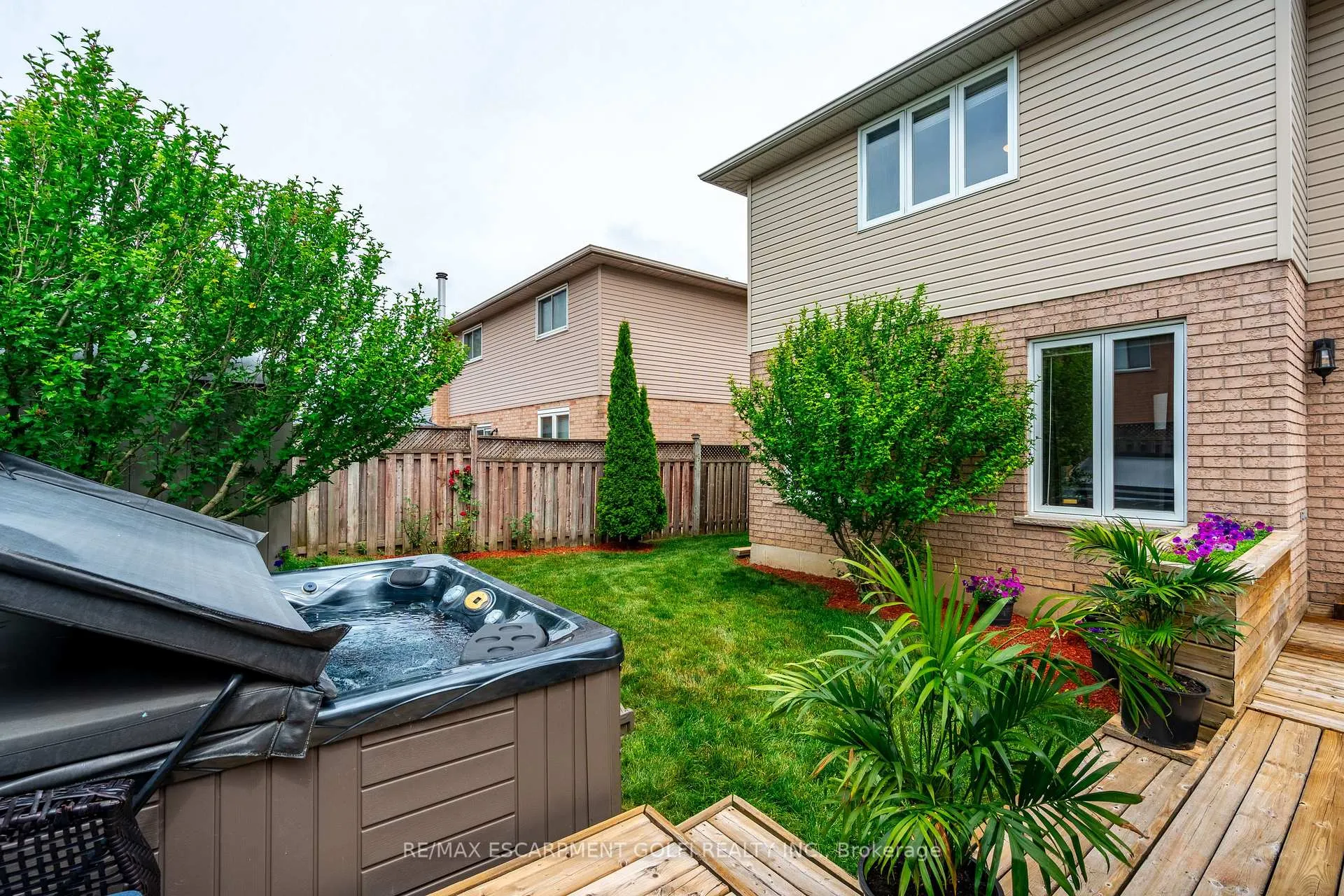 Photo 36 of 200 Sirente Drive, Hamilton, Crerar — HOMEH
