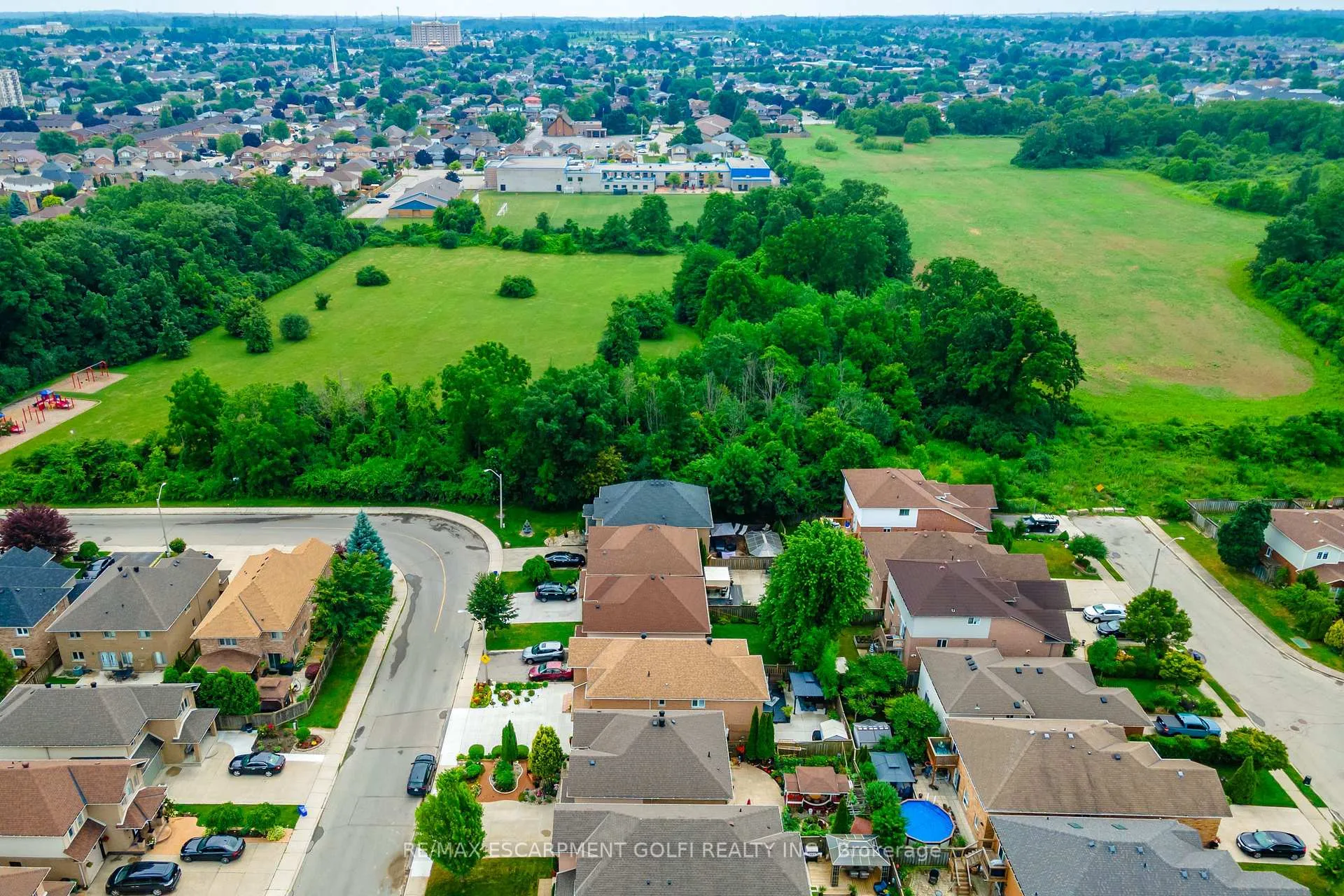Photo 38 of 200 Sirente Drive, Hamilton, Crerar — HOMEH