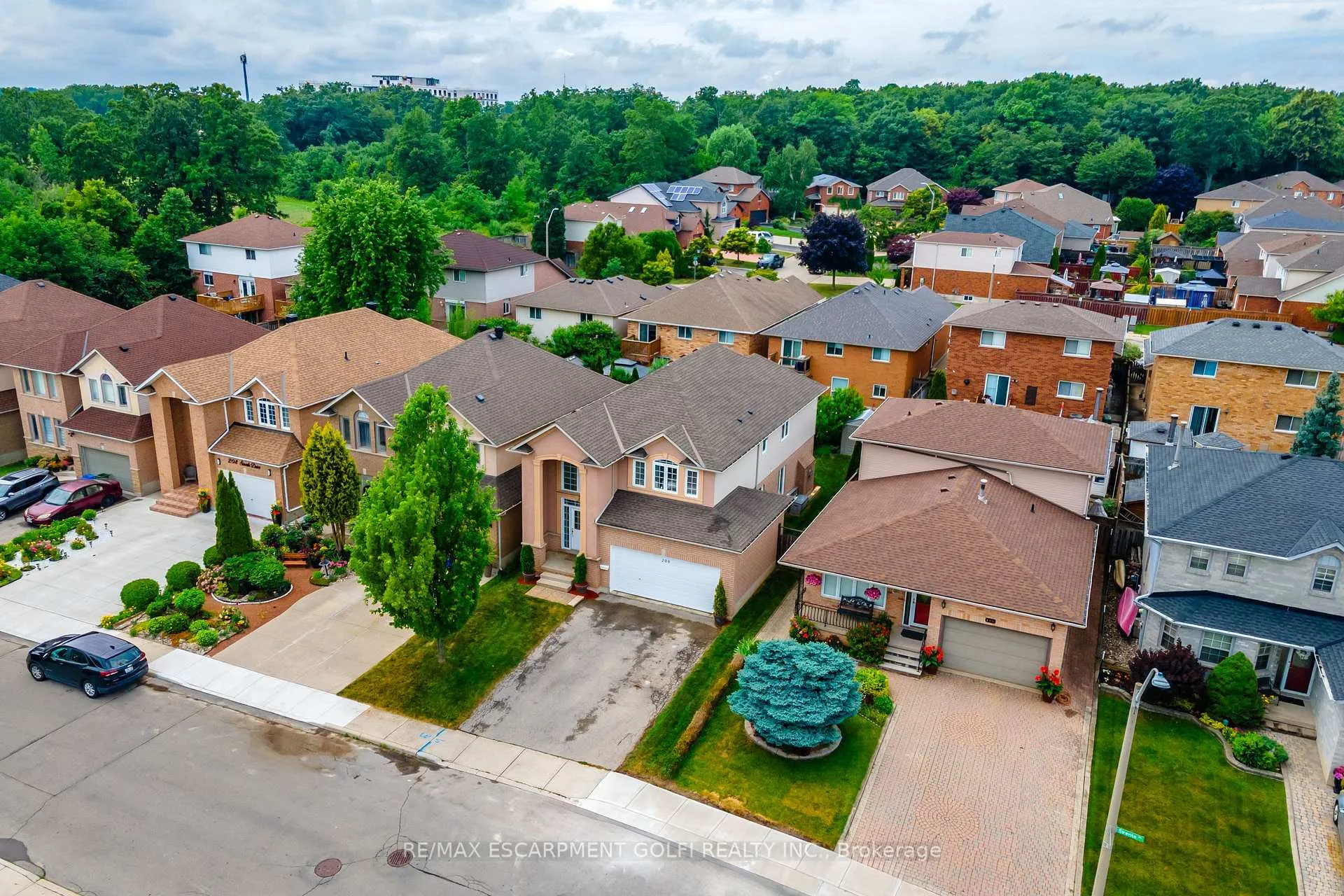Photo 40 of 200 Sirente Drive, Hamilton, Crerar — HOMEH
