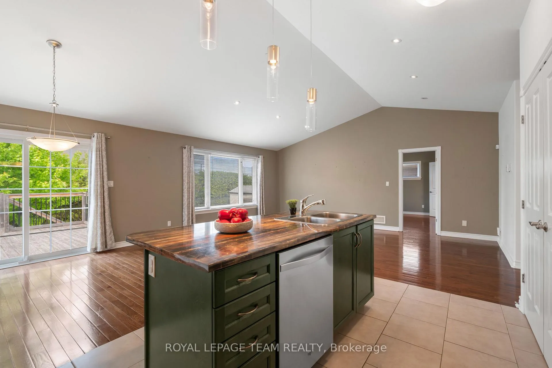 Photo 15 of 29 Westerra Way, North Grenville, Kemptville — HOMEH