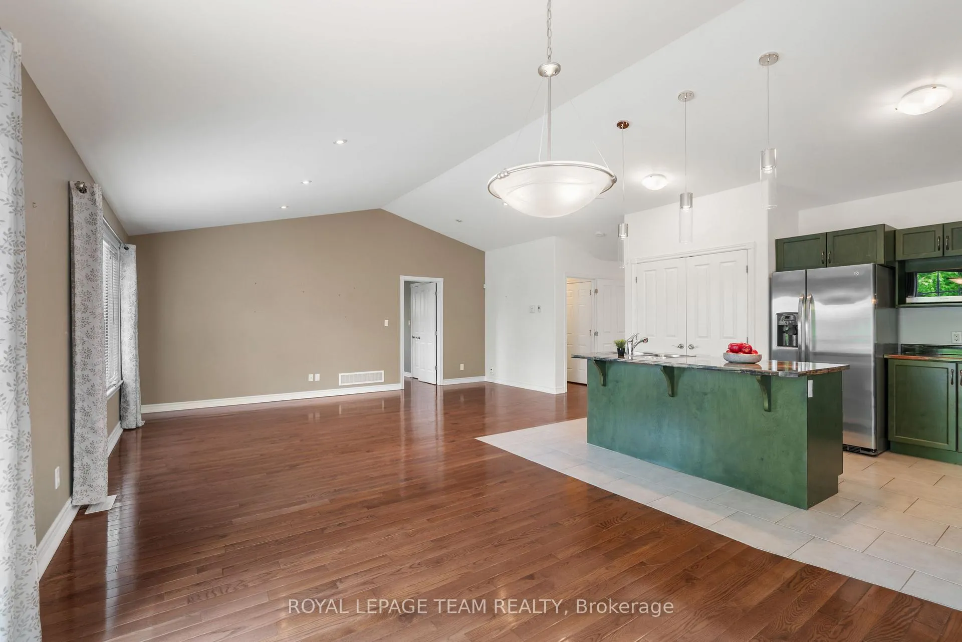 Photo 16 of 29 Westerra Way, North Grenville, Kemptville — HOMEH