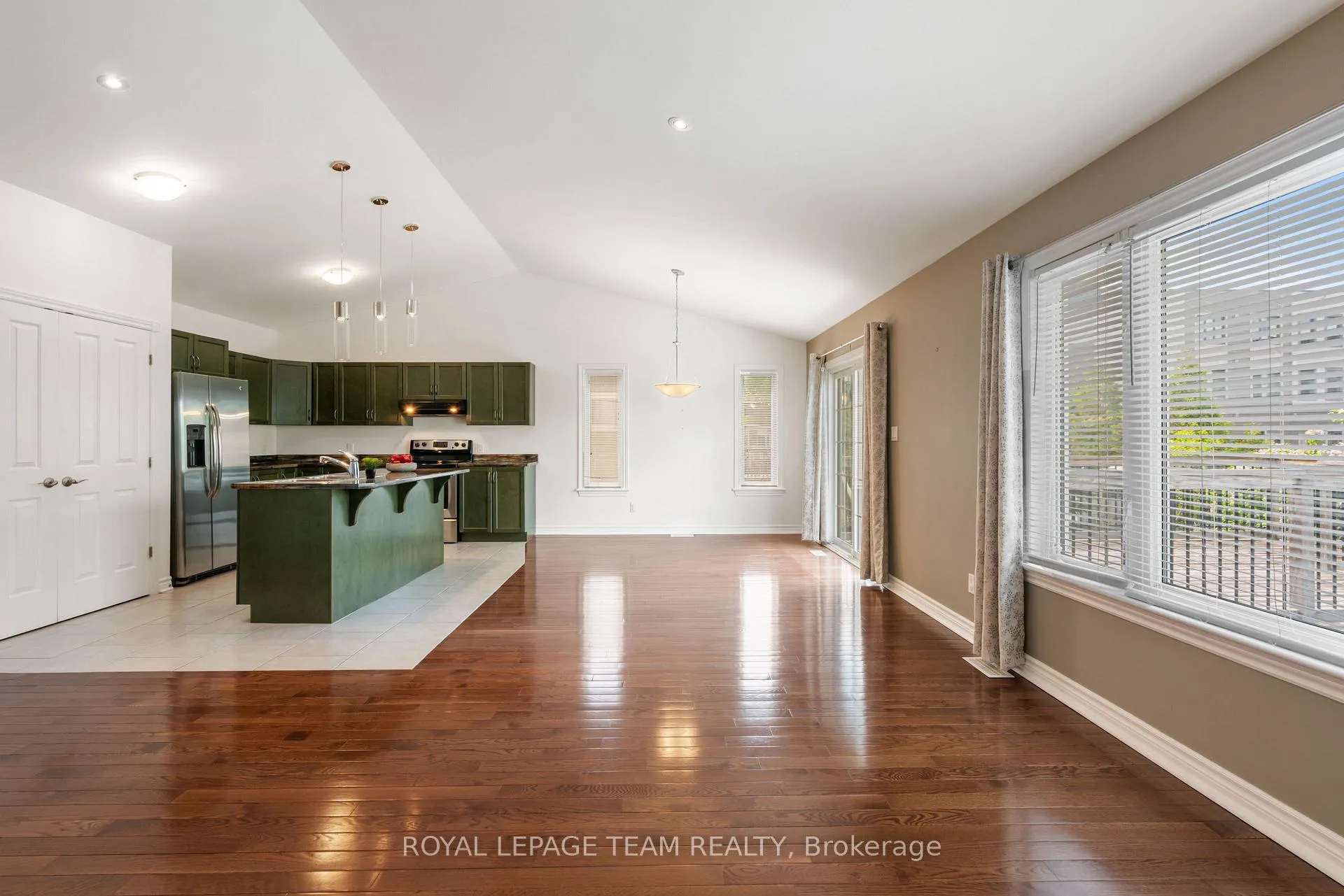 Photo 19 of 29 Westerra Way, North Grenville, Kemptville — HOMEH