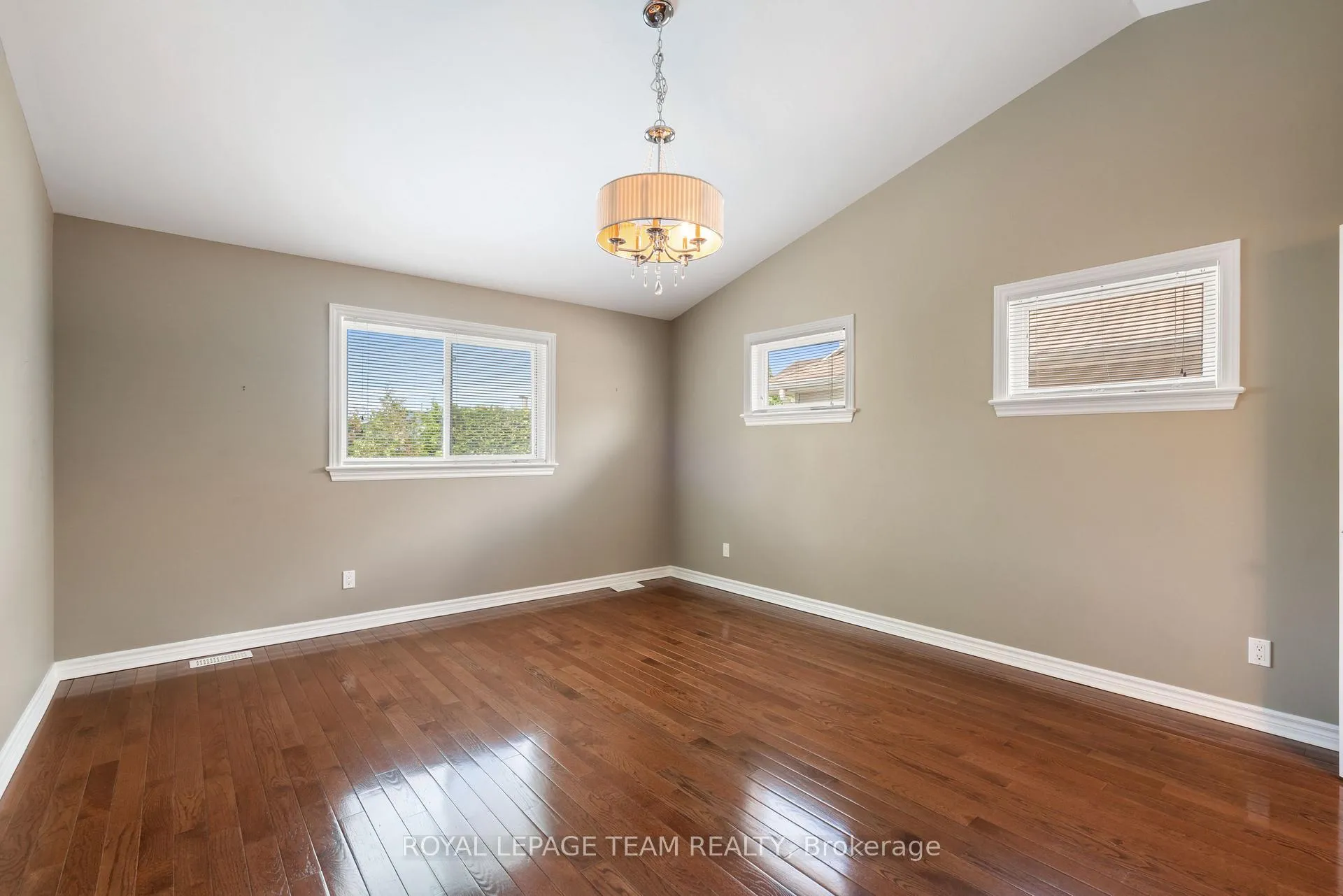 Photo 24 of 29 Westerra Way, North Grenville, Kemptville — HOMEH