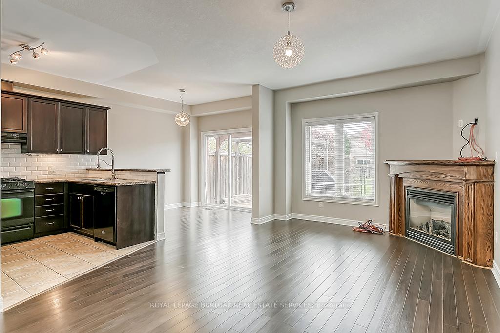 Photo 3 of 5324 Applegarth Drive, Burlington, Orchard — HOMEH