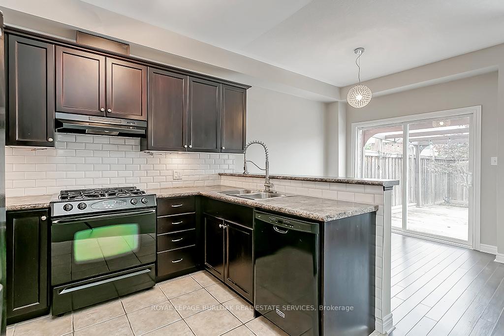 Photo 7 of 5324 Applegarth Drive, Burlington, Orchard — HOMEH