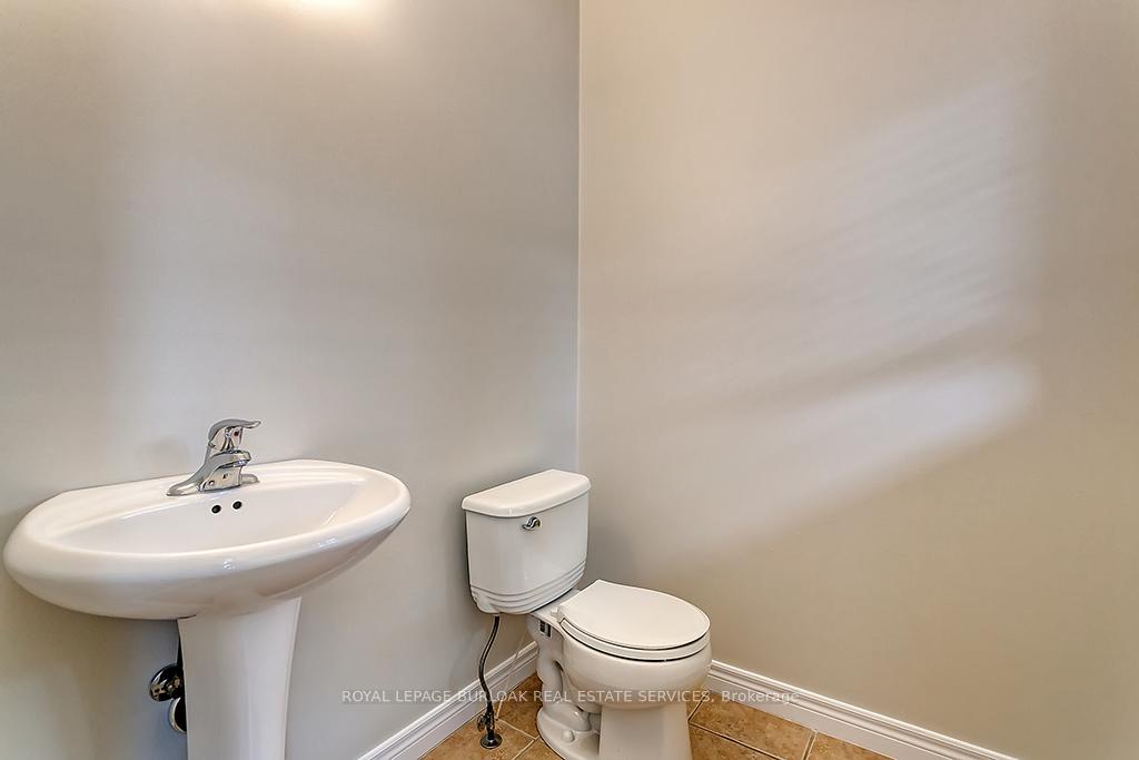 Photo 8 of 5324 Applegarth Drive, Burlington, Orchard — HOMEH