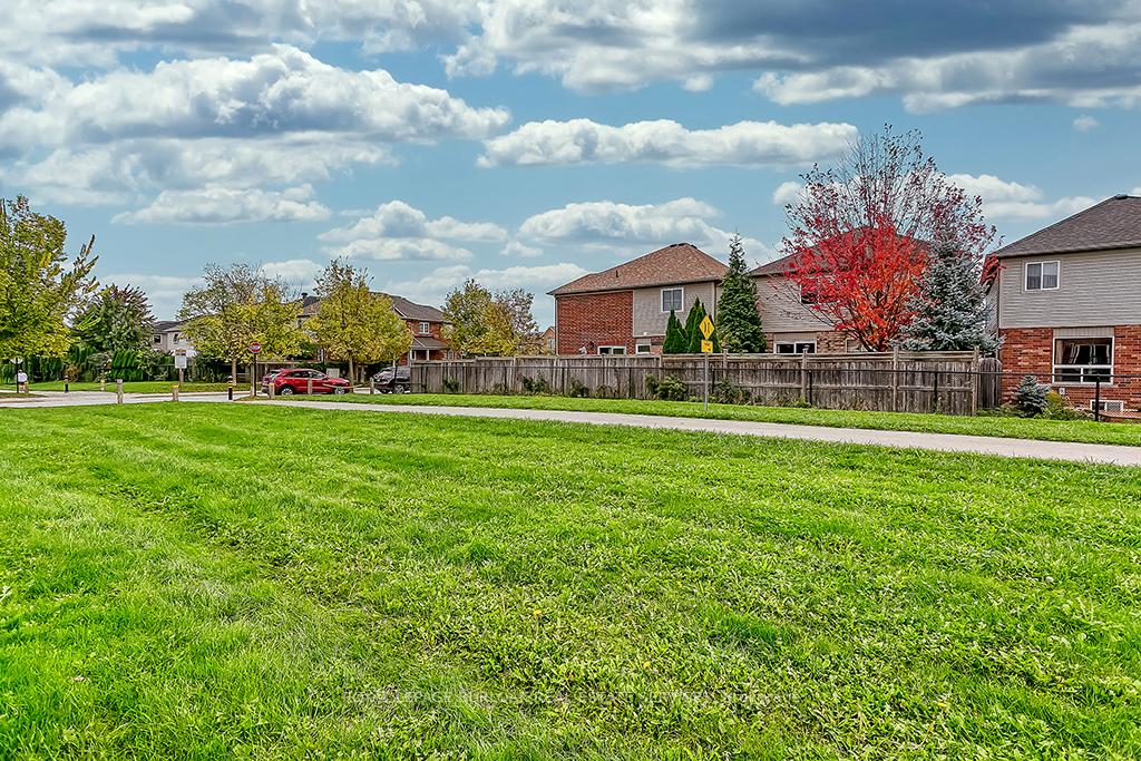 Photo 20 of 5324 Applegarth Drive, Burlington, Orchard — HOMEH